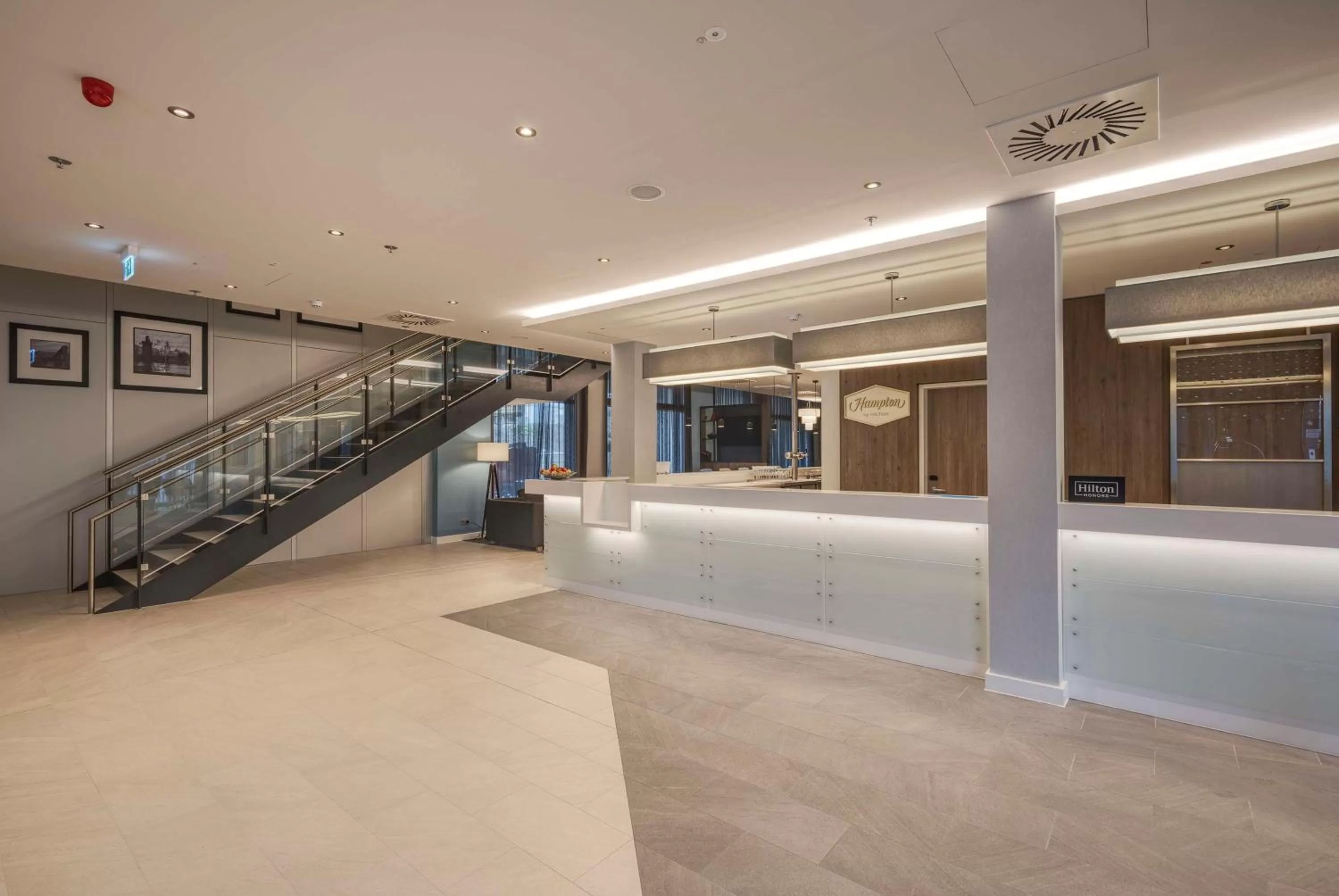 Lobby or reception in Hampton by Hilton Stuttgart City Centre