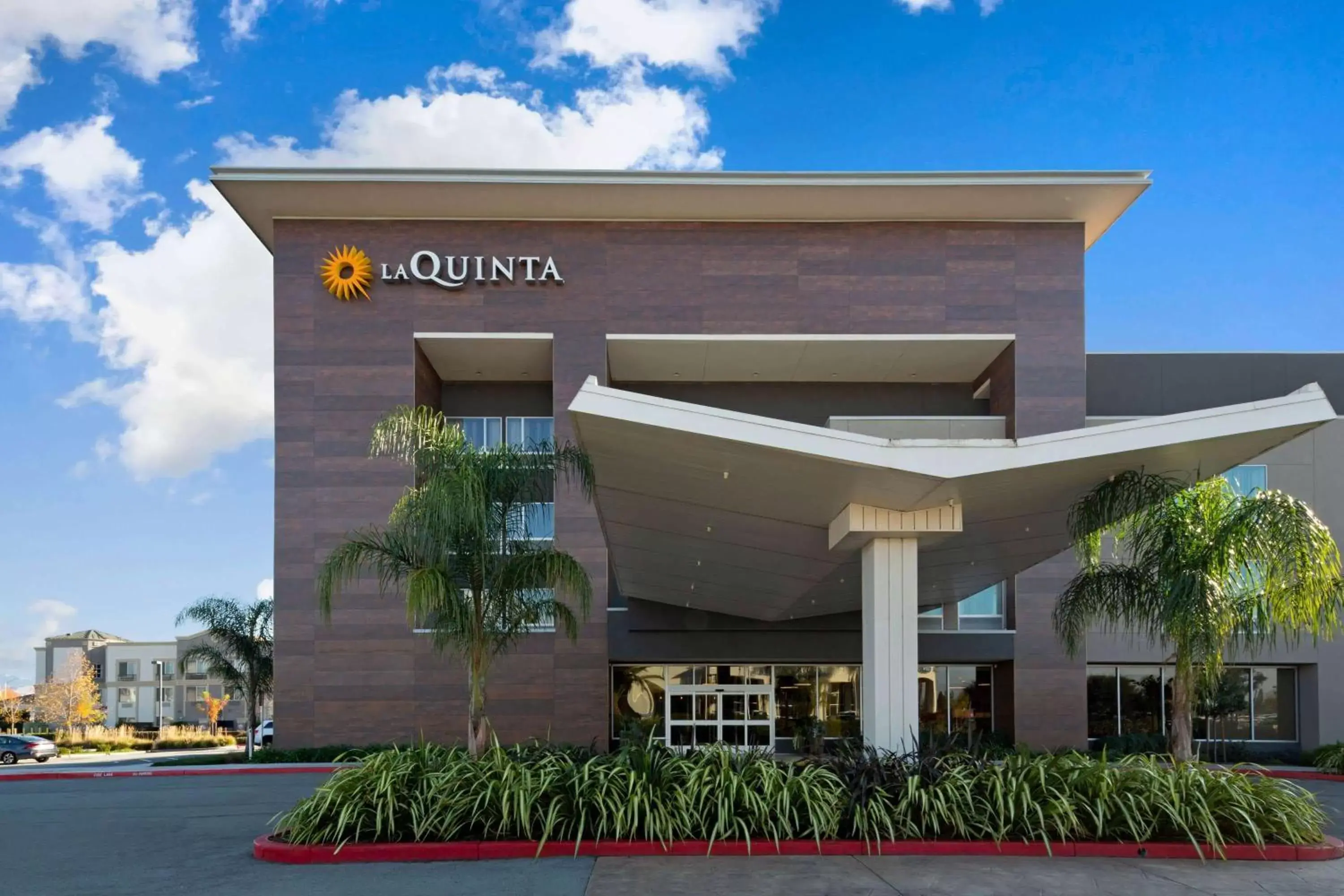 Property building in La Quinta by Wyndham Morgan Hill-San Jose South