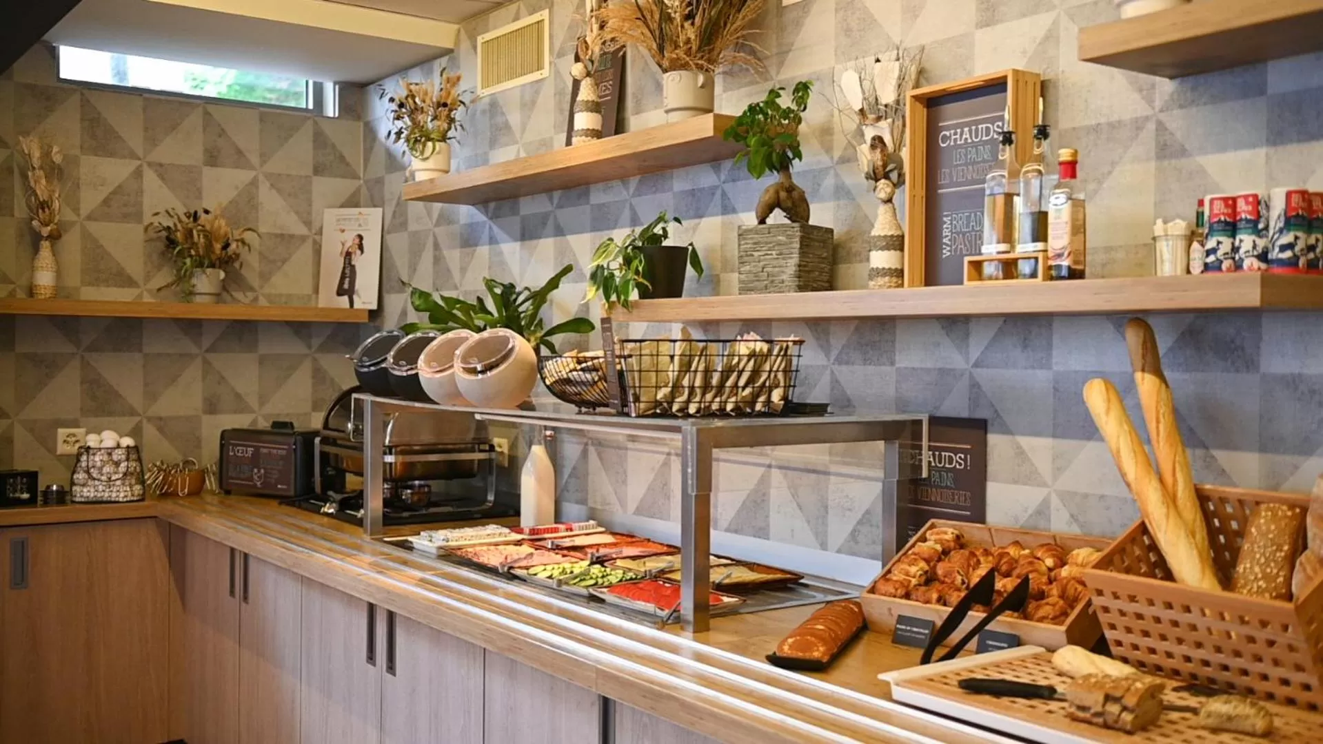 Breakfast in ibis Lausanne Centre