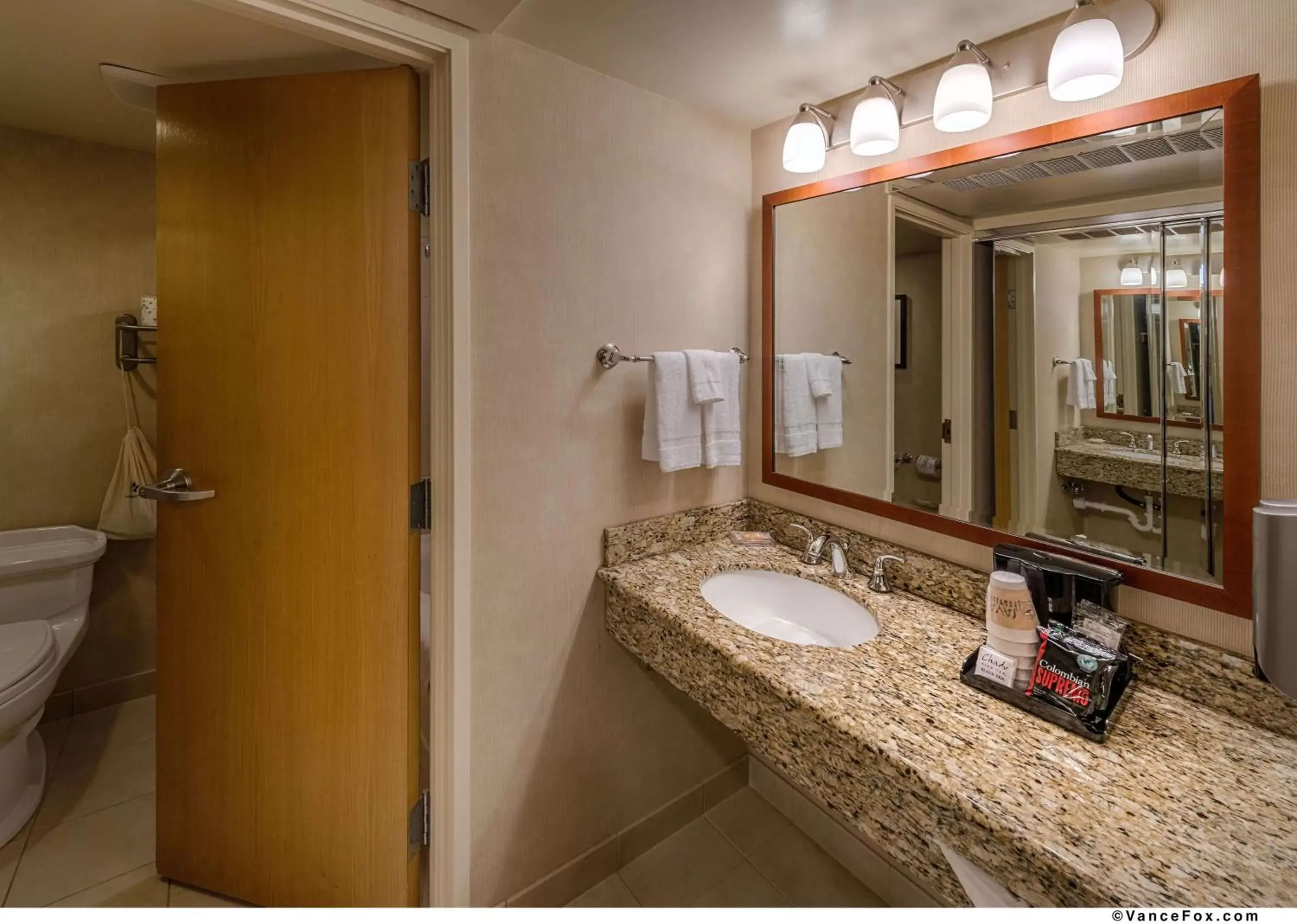 Photo of the whole room, Bathroom in Best Western Plus Silverdale Beach Hotel