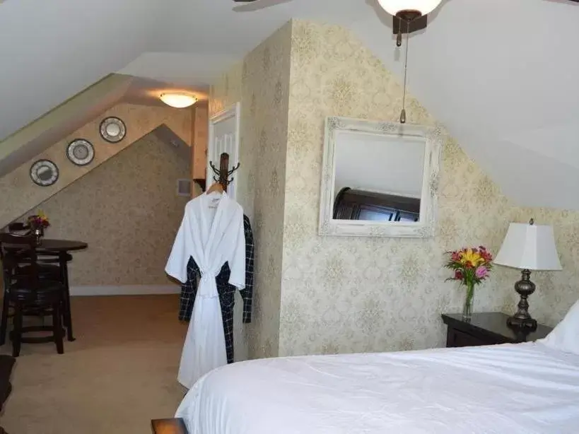 Queen Room in Wenzler's Landing B&B Queen Room in Wenzler's Landing B&B