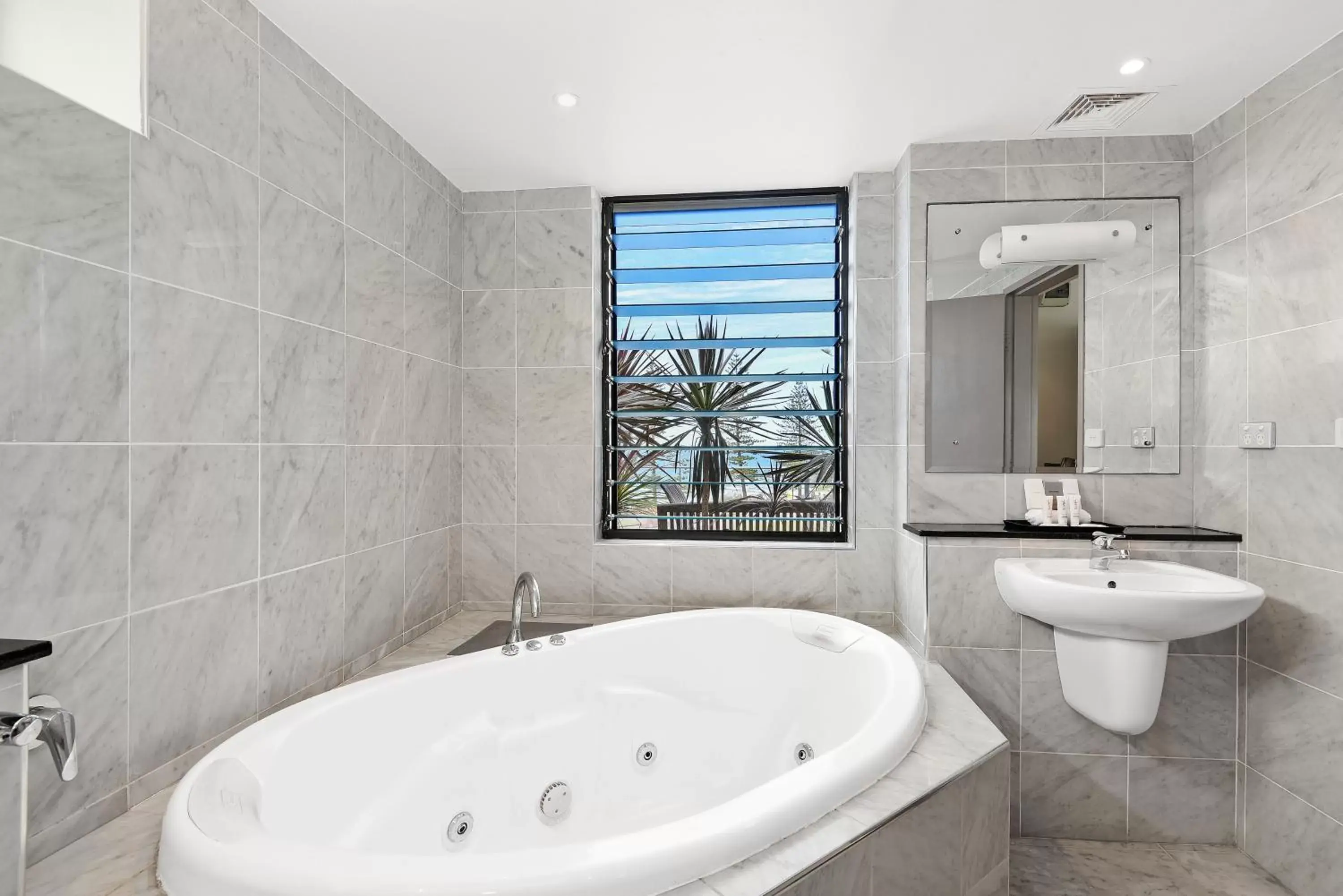Bathroom in ibis Styles Port Macquarie