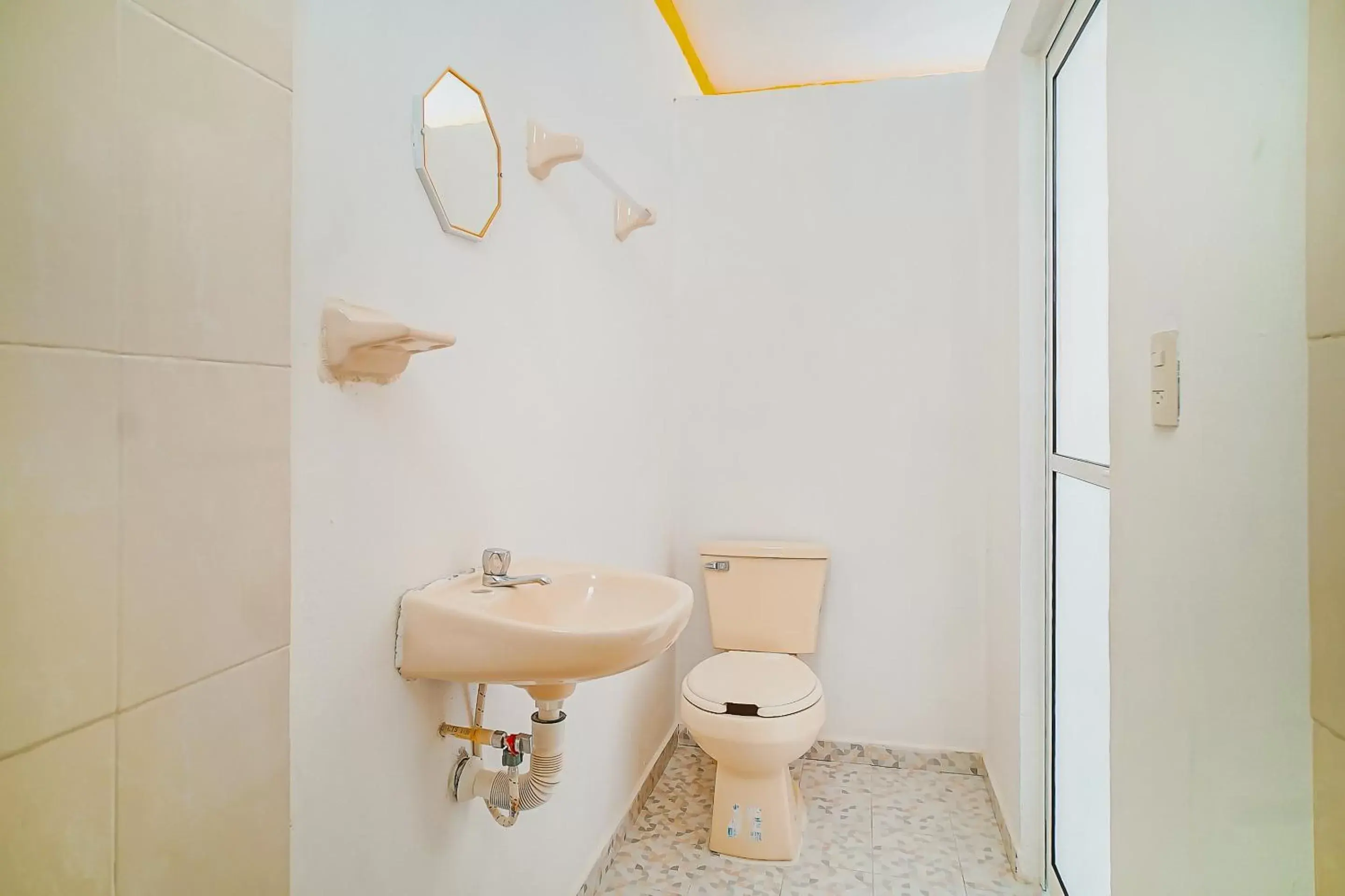 Bathroom in OYO Hospedaje Colibri,Chiapas de Corzo,Plaza de Armas Ángel Albino Corzo
