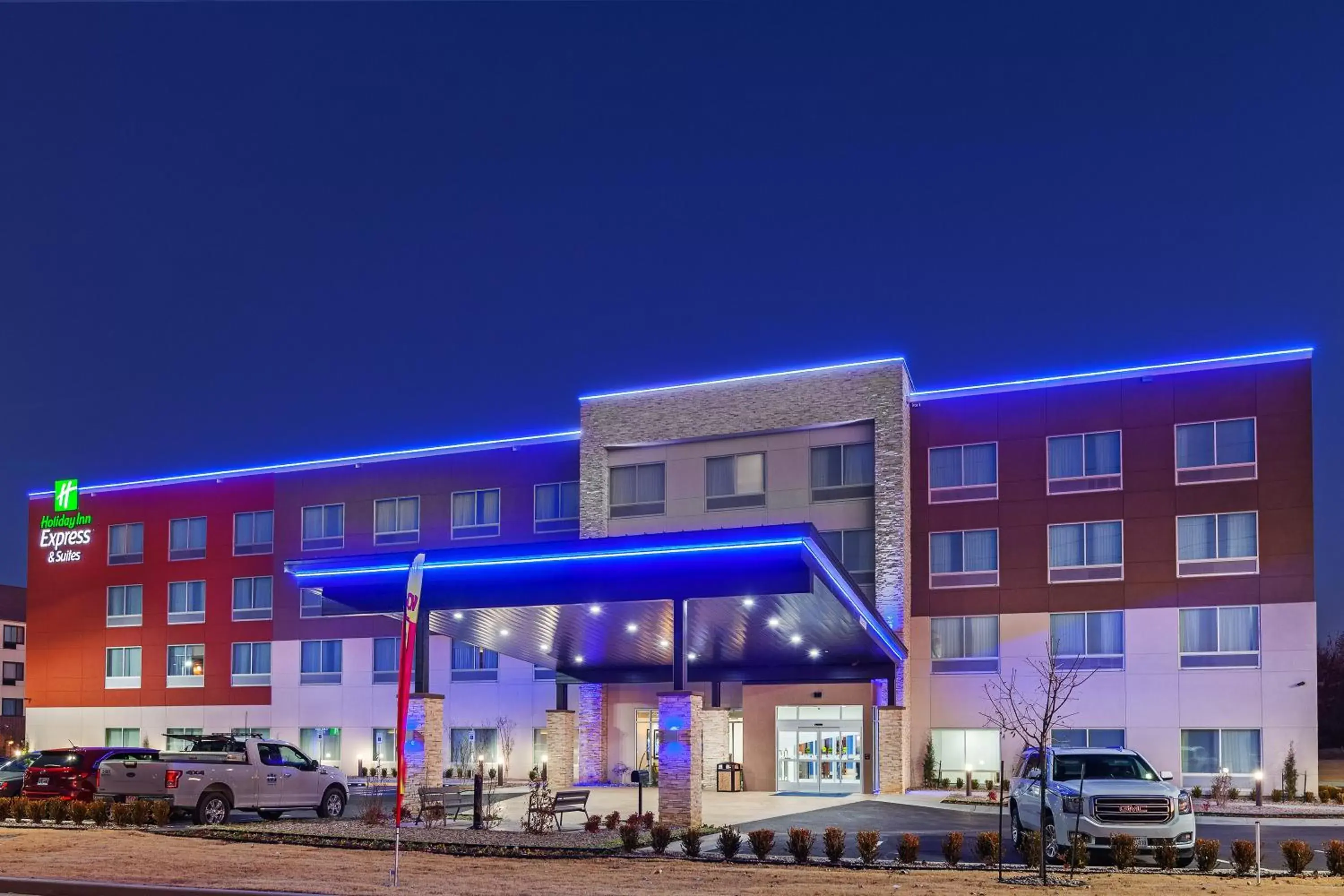 Property building in Holiday Inn Express & Suites - Tulsa Northeast - Owasso by IHG Property building in Holiday Inn Express & Suites - Tulsa Northeast - Owasso by IHG