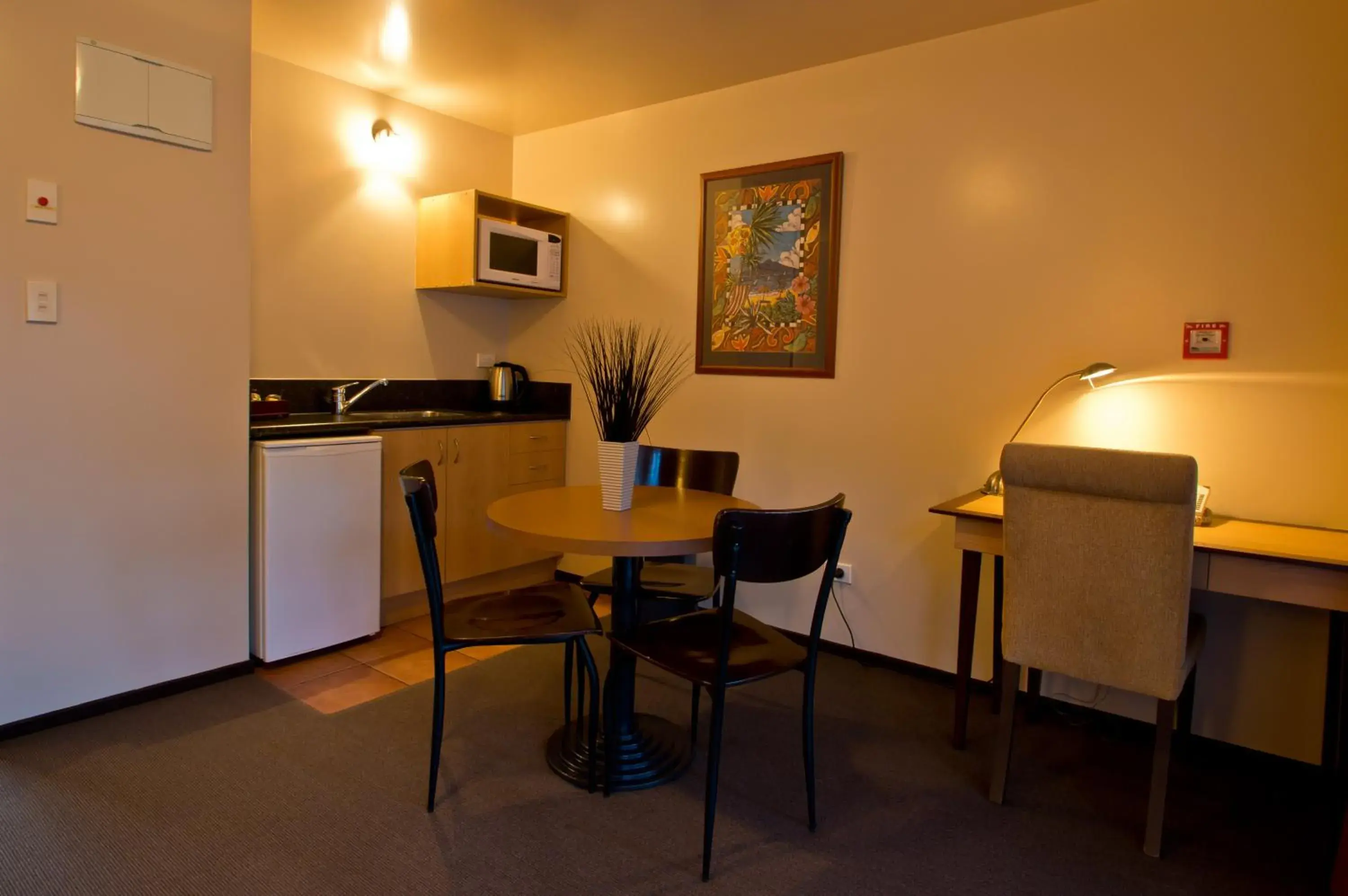 Dining Area in Broadway Motel