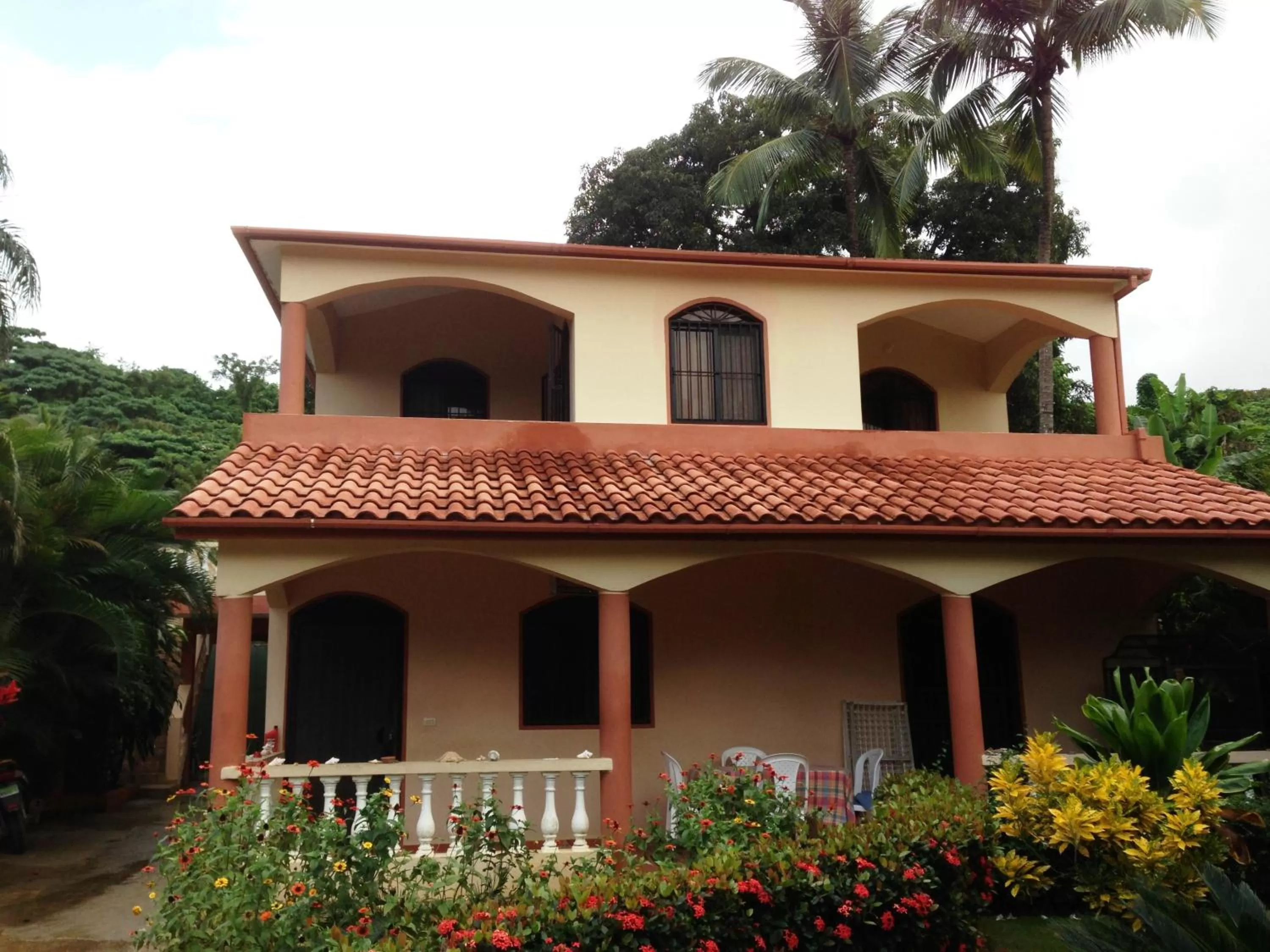 Facade/entrance, Property Building in Casa Lily & Coco
