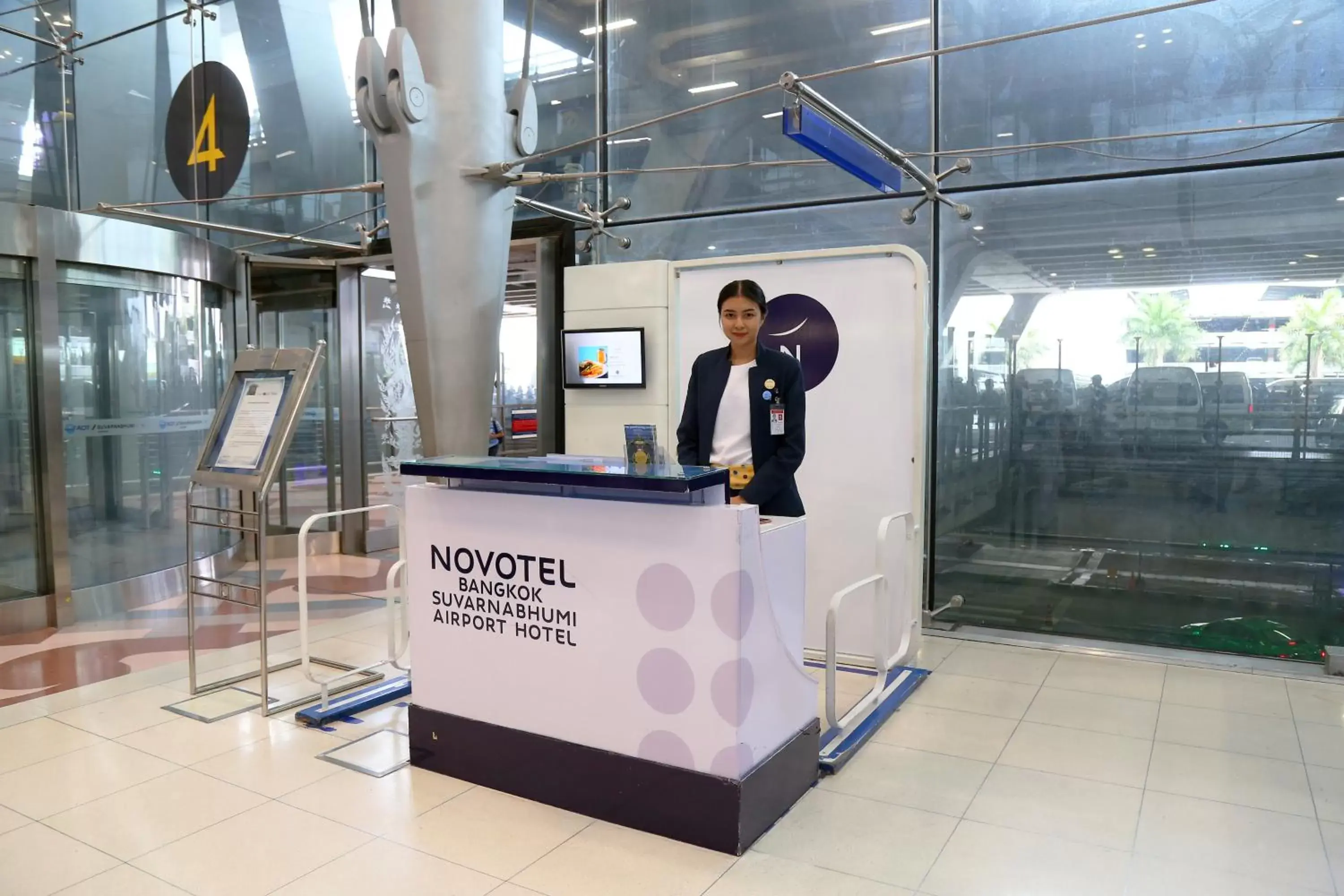 Staff in Novotel Bangkok Suvarnabhumi Airport