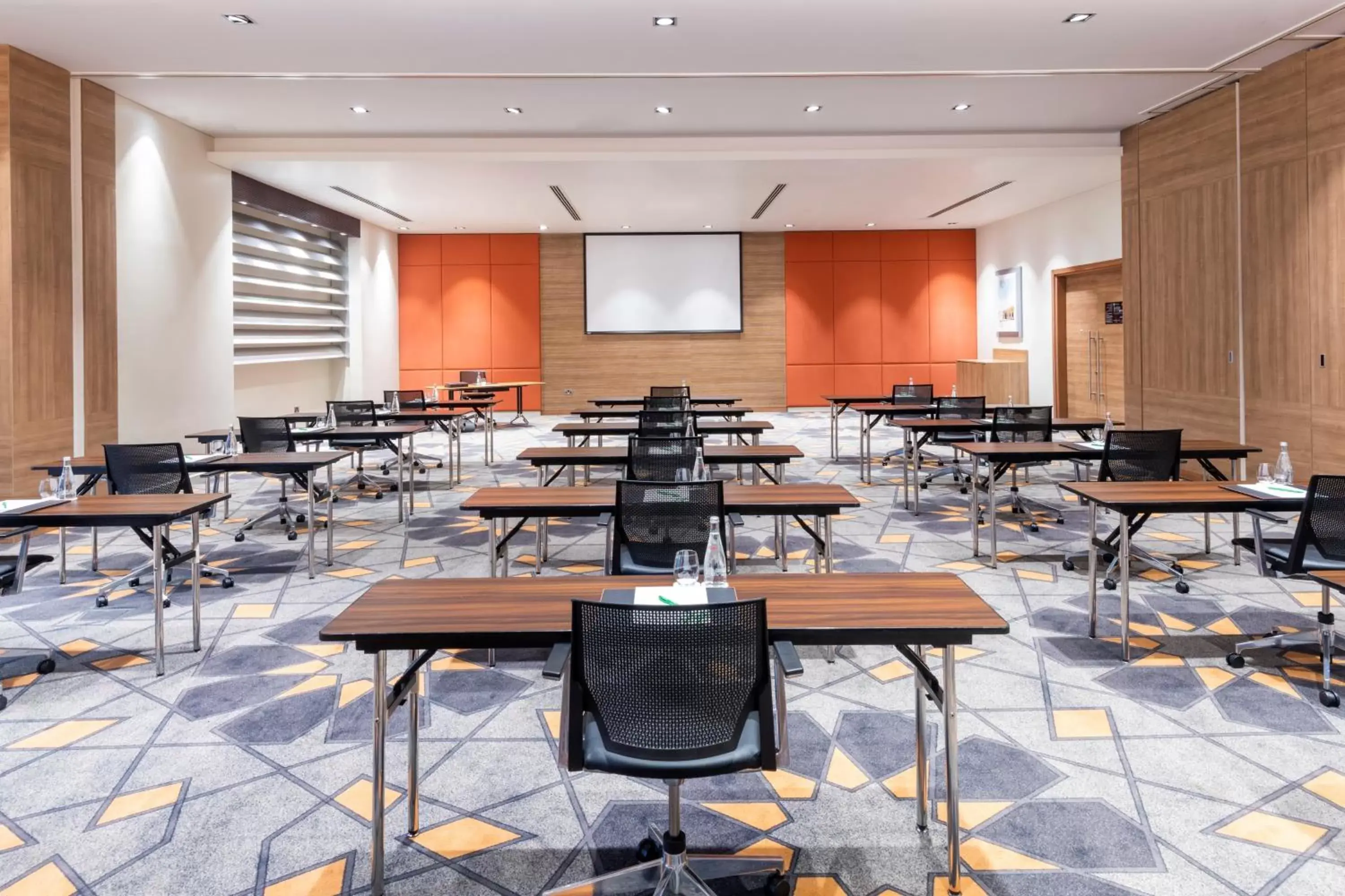 Meeting/conference room in Holiday Inn - Doha - The Business Park, an IHG Hotel