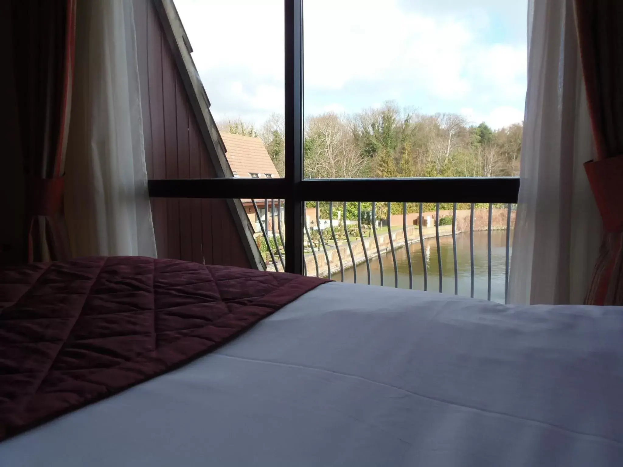 Natural landscape, Bed in Lakeside International Hotel