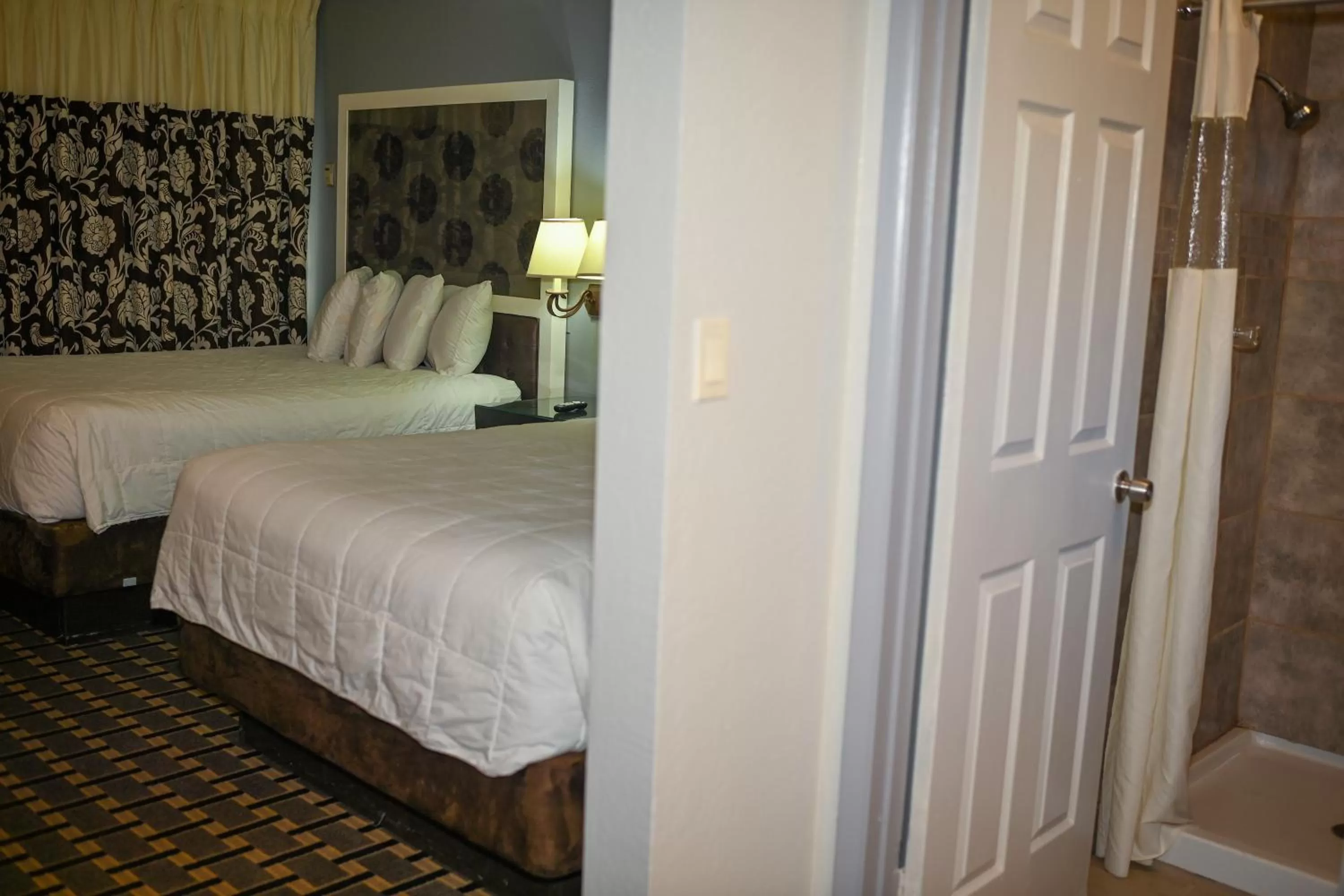 Bed in Budget INN At The Heavenly Gondola