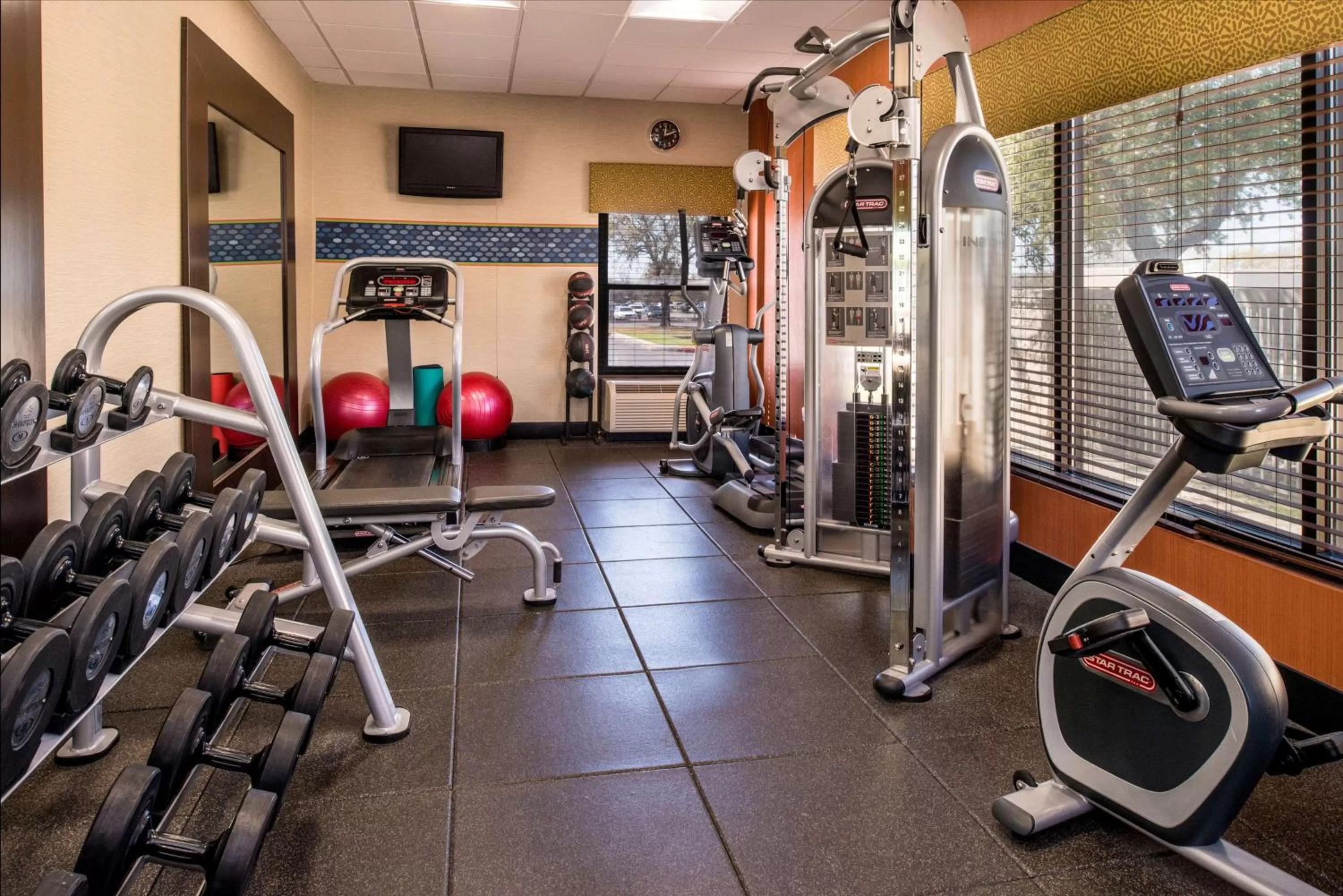 Fitness centre/facilities in Hampton Inn San Antonio Stone Oak