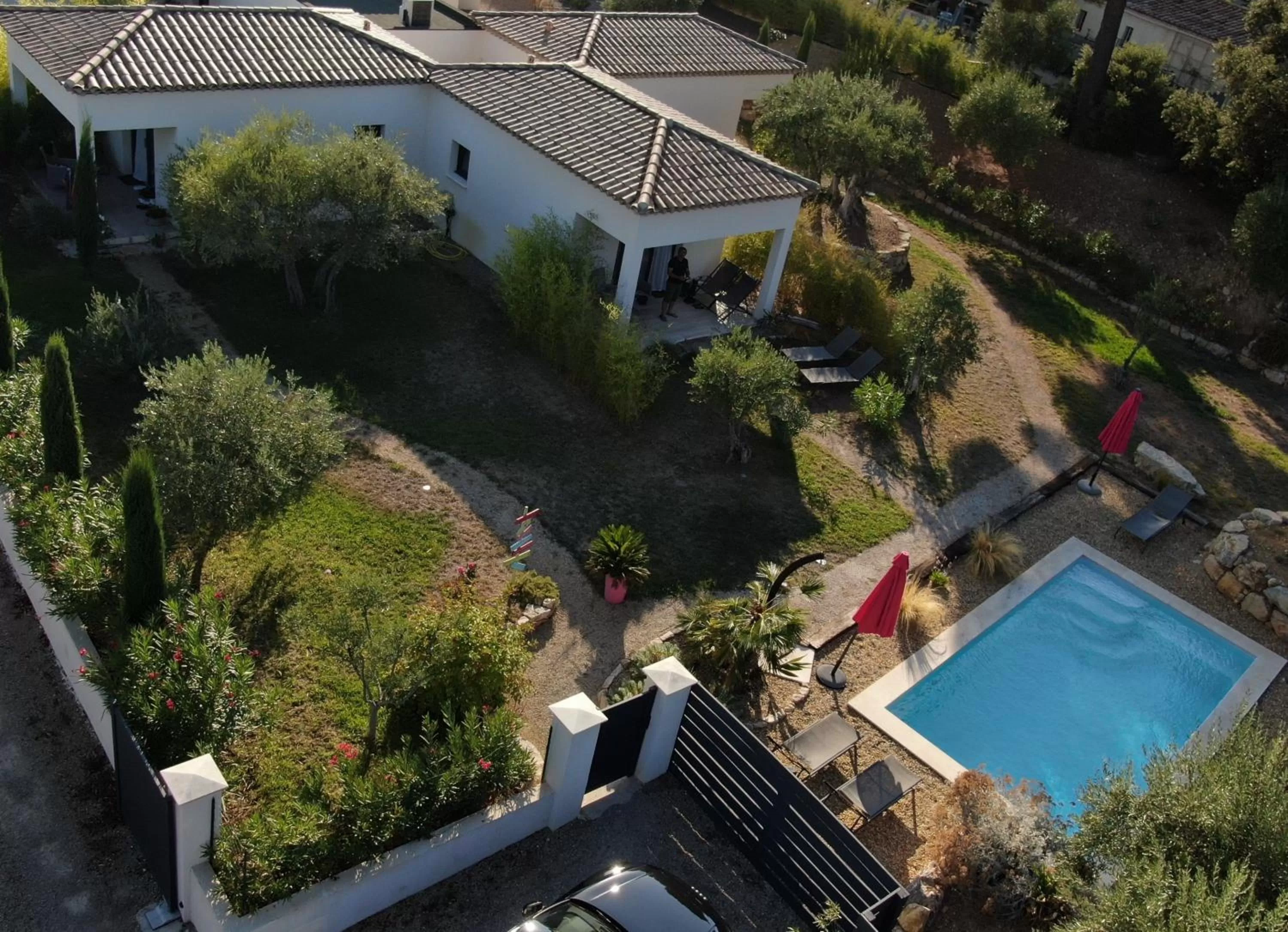 Bird's eye view, Bird's-eye View in La Villa Aux Oliviers