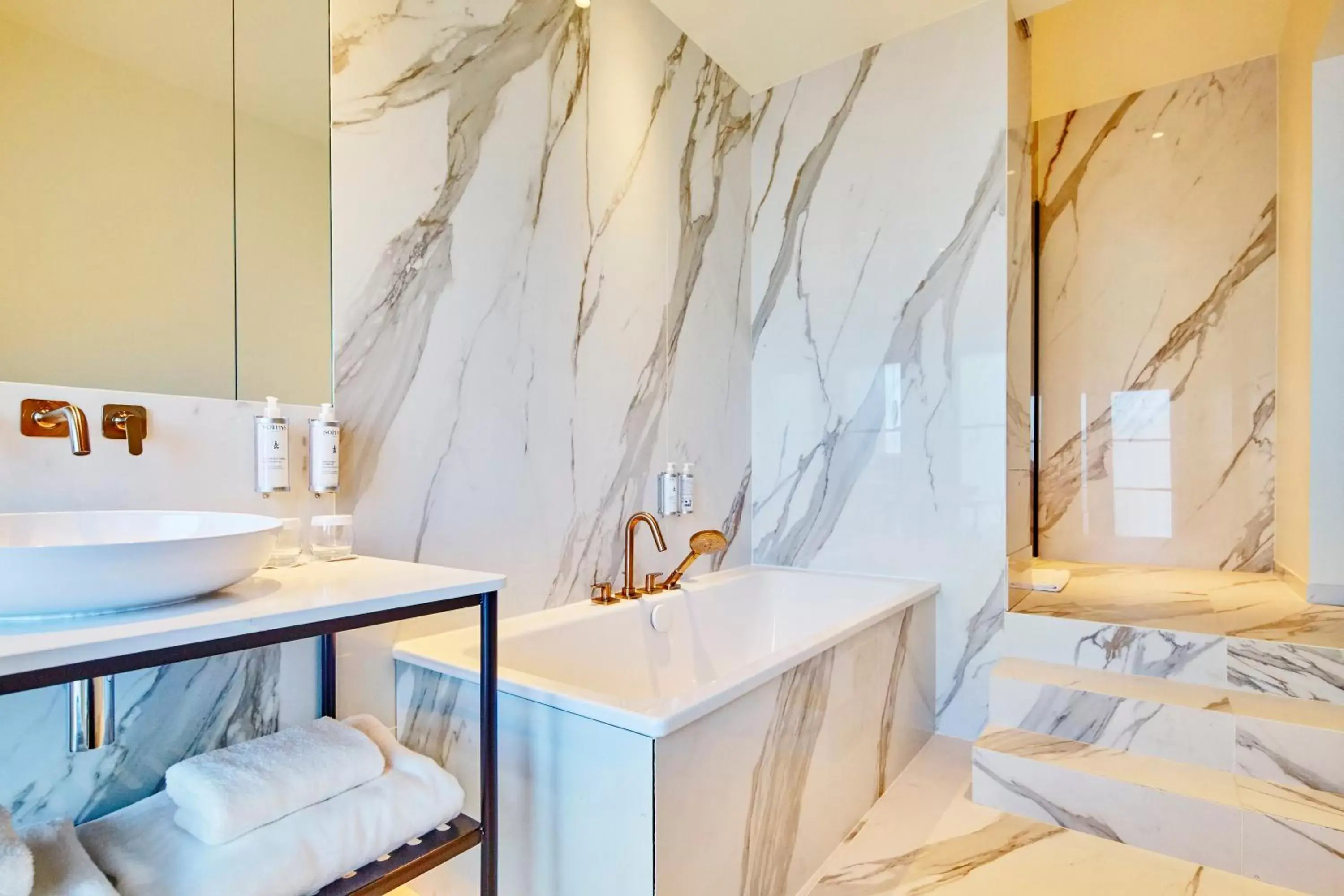 Bathroom in La Licorne Hotel & Spa Troyes MGallery