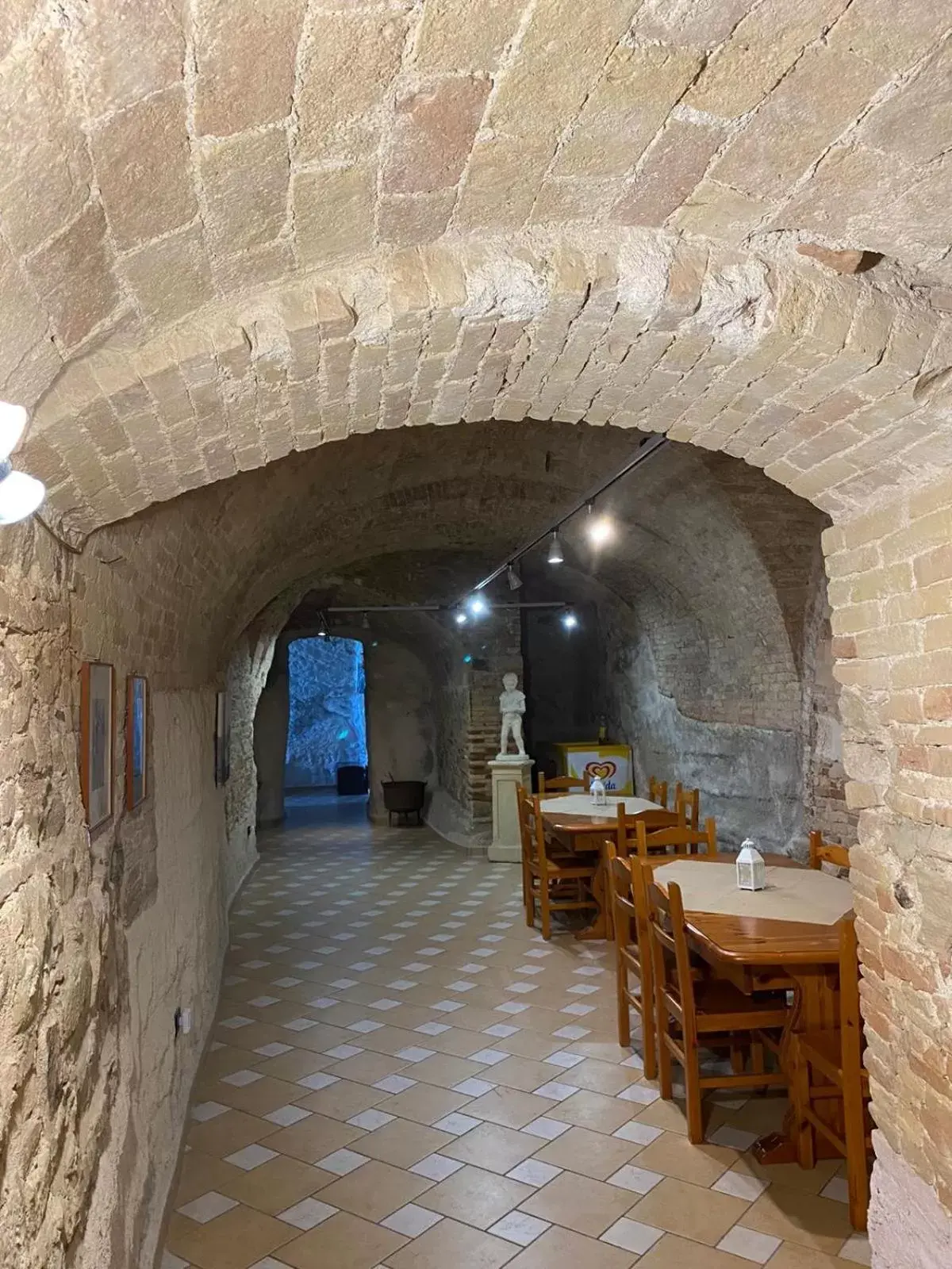 Seating area, Restaurant/Places to Eat in Il Castello di Atessa