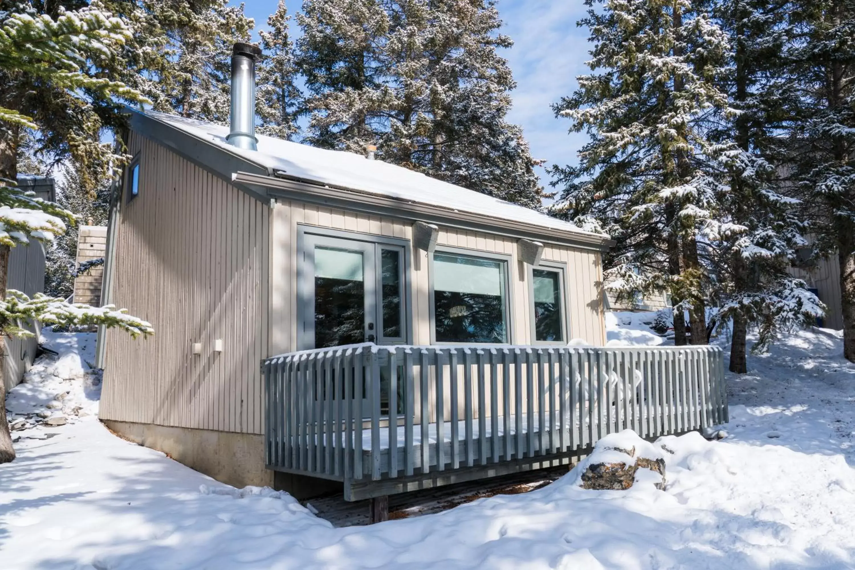 Property building, Winter in Tunnel Mountain Resort