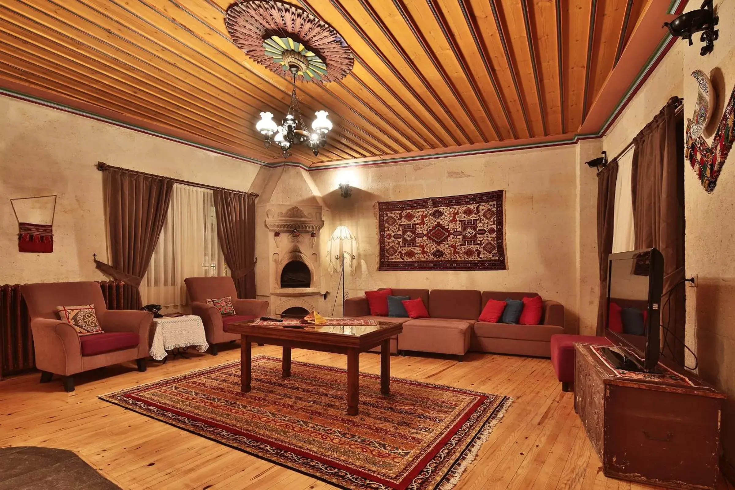 TV and multimedia, Seating Area in Cappadocia Cave Suites