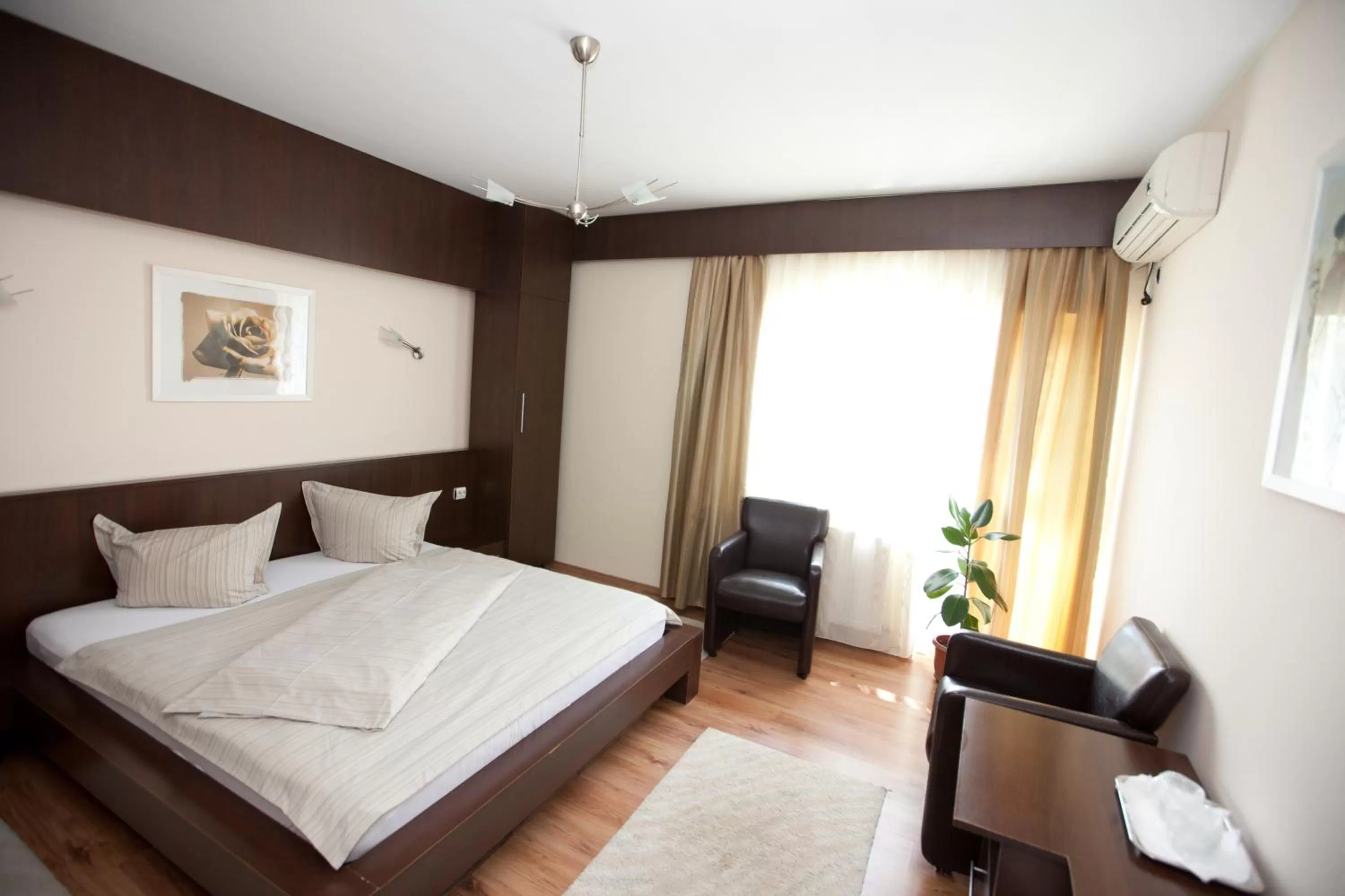 Photo of the whole room, Bed in Hotel Sheriff