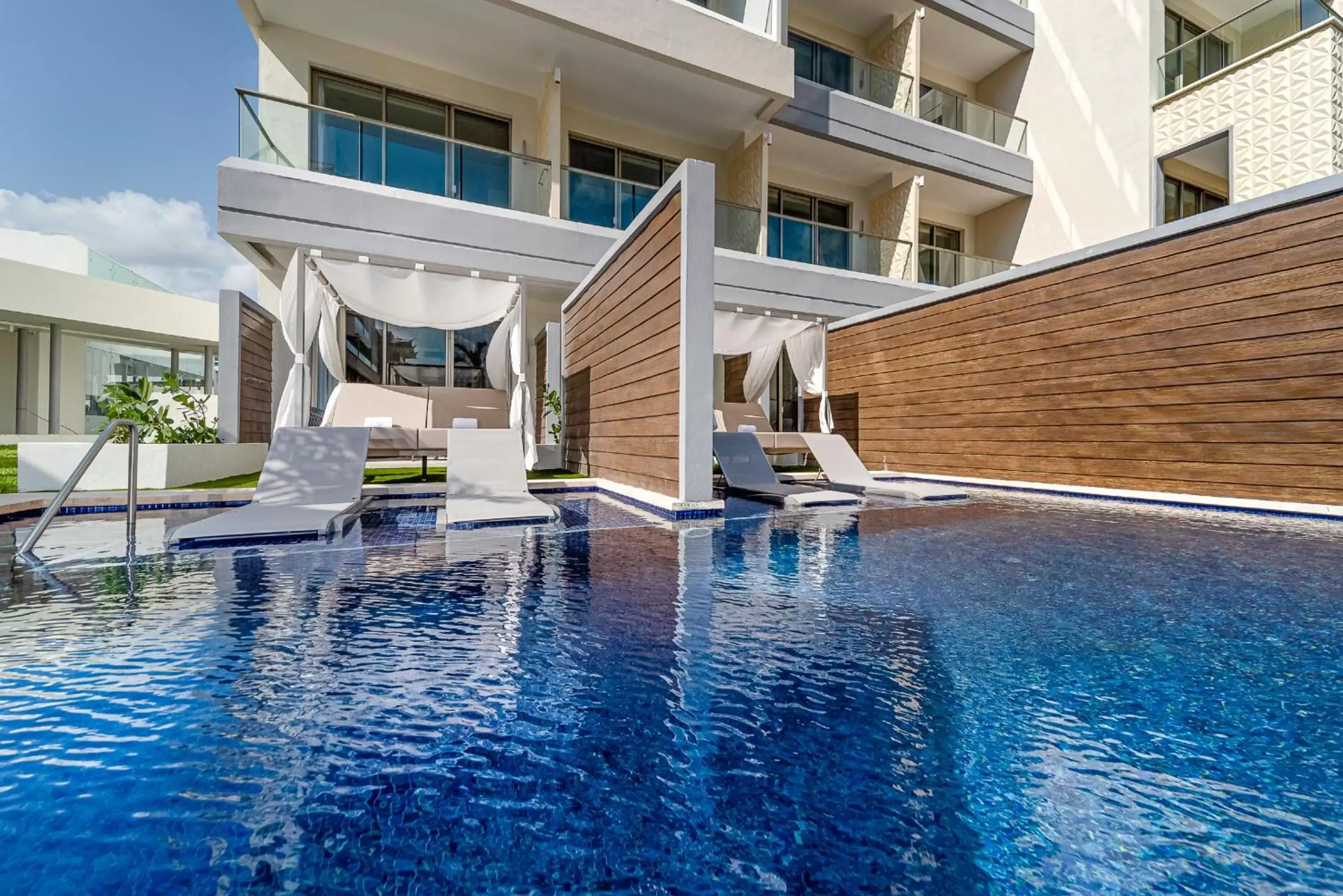 Swimming Pool in Planet Hollywood Cancun, An Autograph Collection All-Inclusive Resort