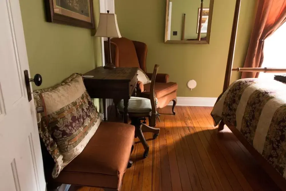 Double or Twin Room with Private External Bathroom in The Fox and Owl Inn Double or Twin Room with Private External Bathroom in The Fox and Owl Inn