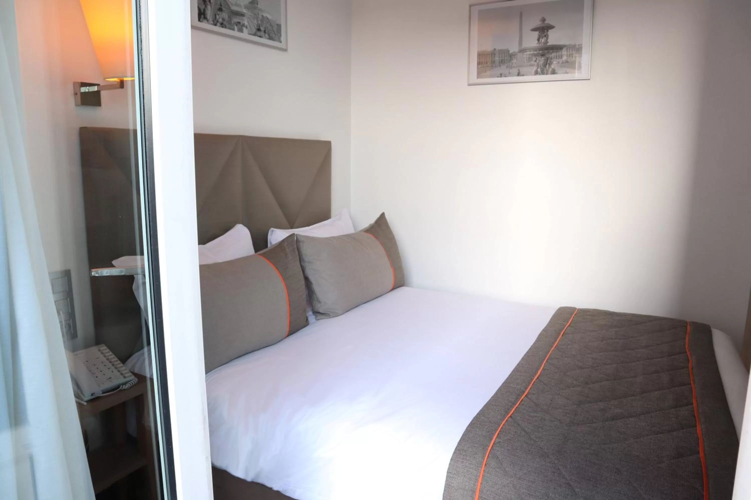 Bedroom, Bed in Timhotel Paris Gare Montparnasse