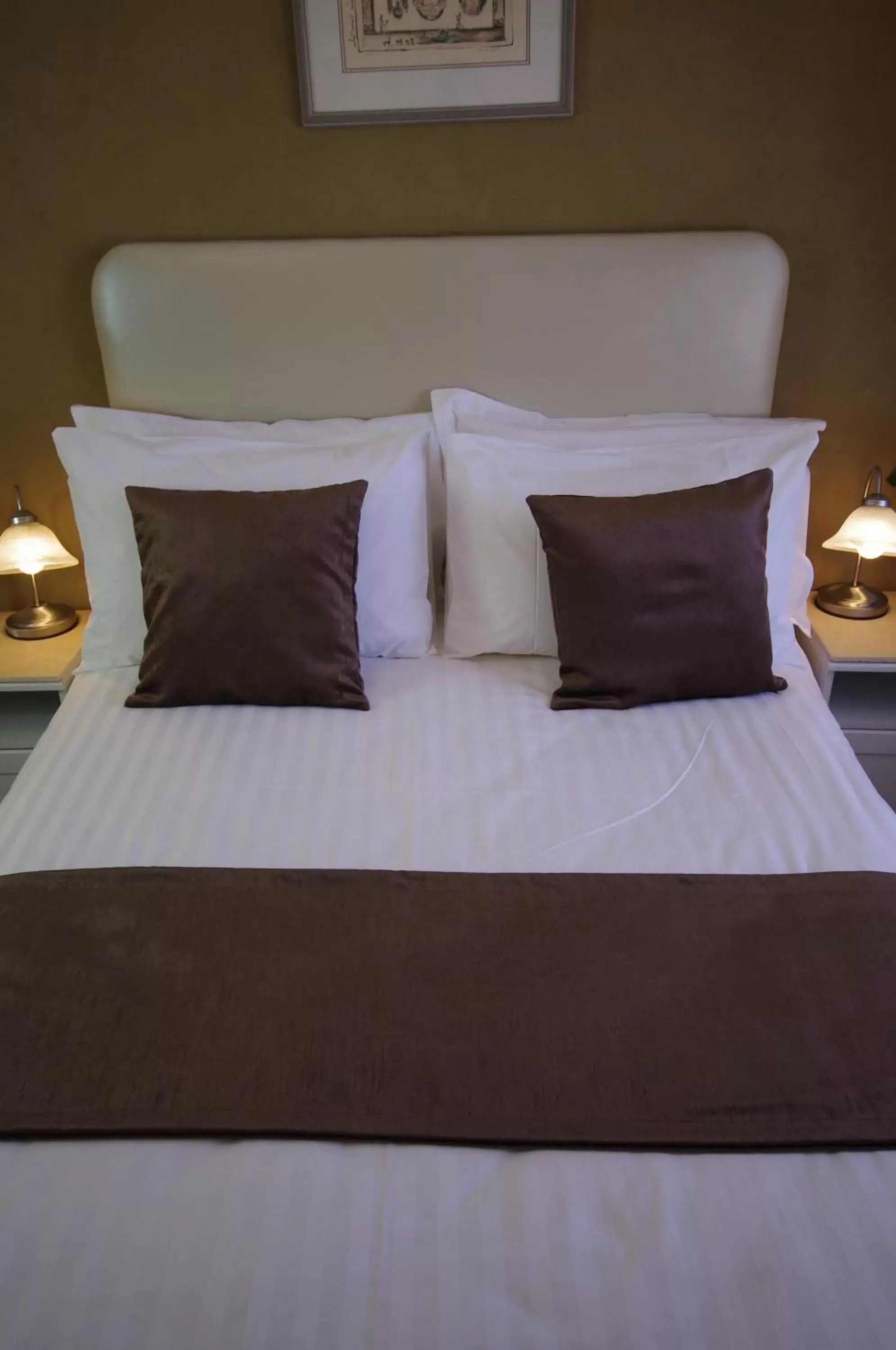 Bed in Astoria Retreat Bed & Breakfast