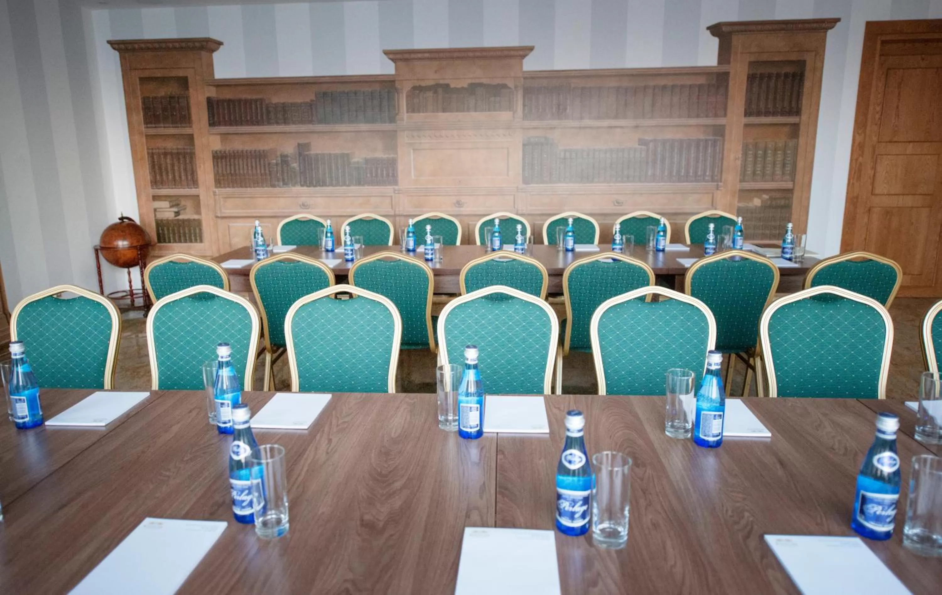 Business facilities in Hotel Kiston