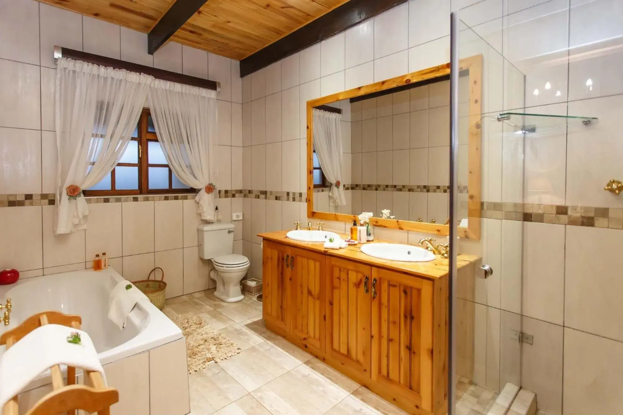 Bathroom in De Denne Country Guest House