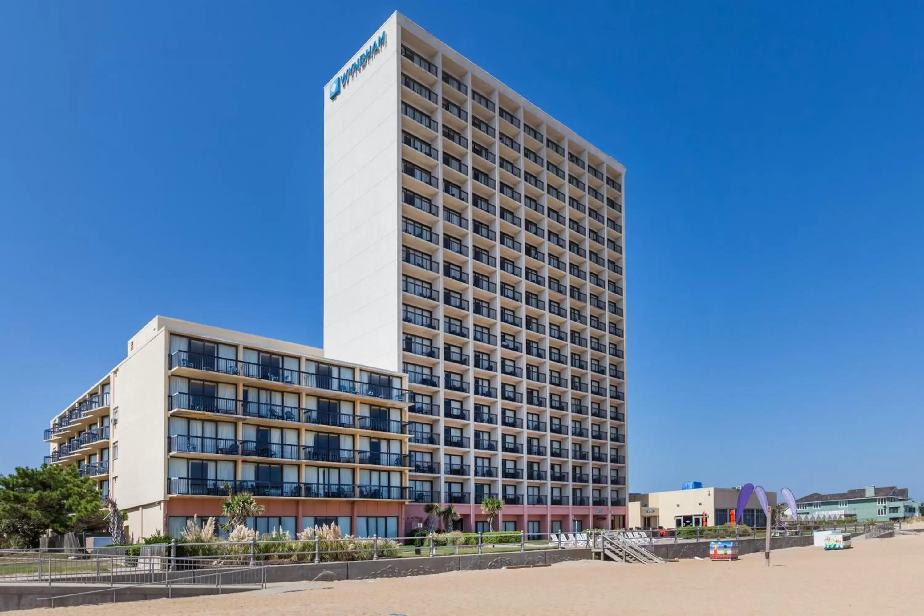 Property building in Wyndham Virginia Beach Oceanfront Property building in Wyndham Virginia Beach Oceanfront