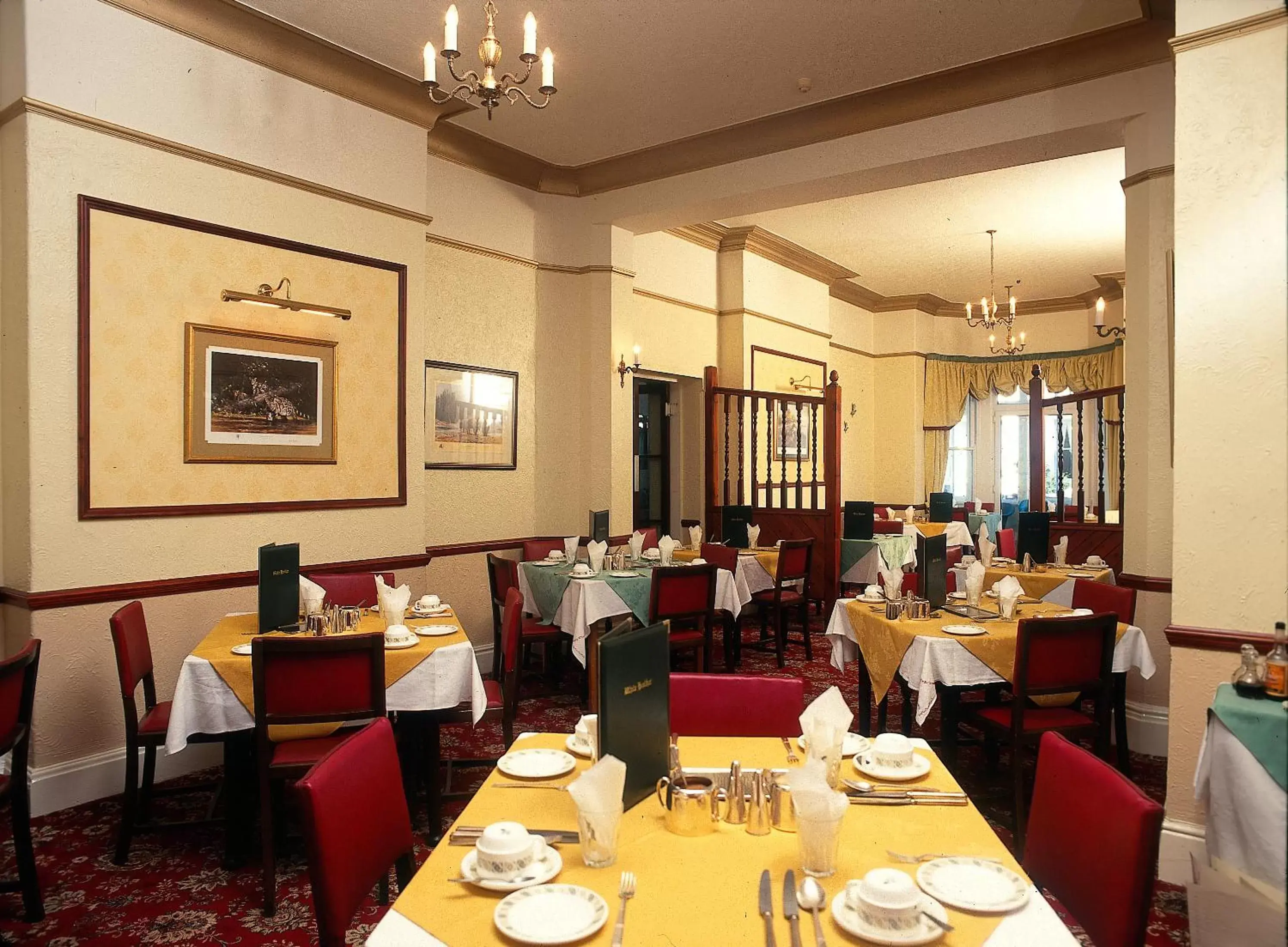 Restaurant/Places to Eat in White Heather Hotel