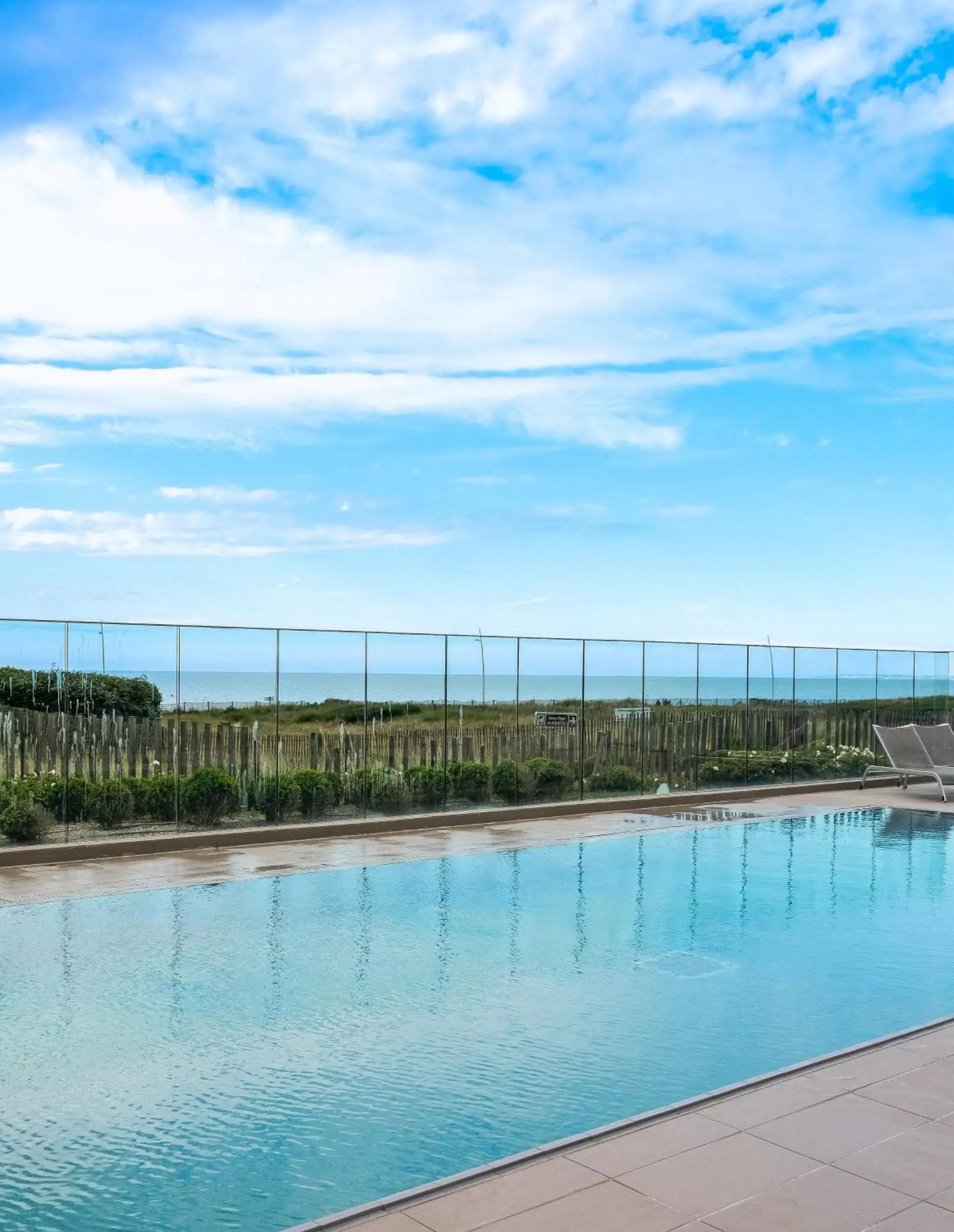 Beach, Swimming Pool in Thalazur Cabourg - Hôtel & Spa