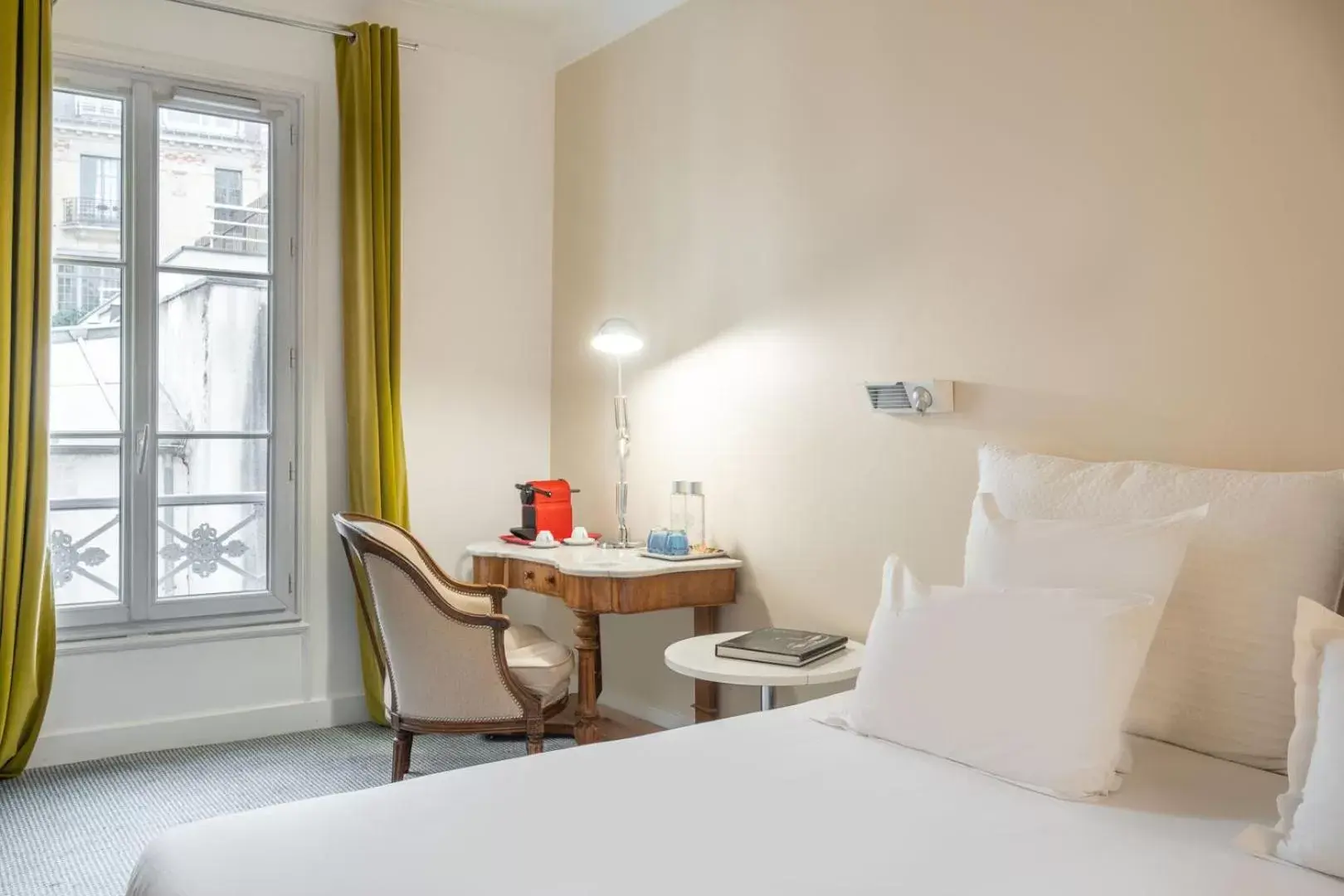 Bedroom, Bed in Hôtel Arvor Saint Georges Bedroom, Bed in Hôtel Arvor Saint Georges