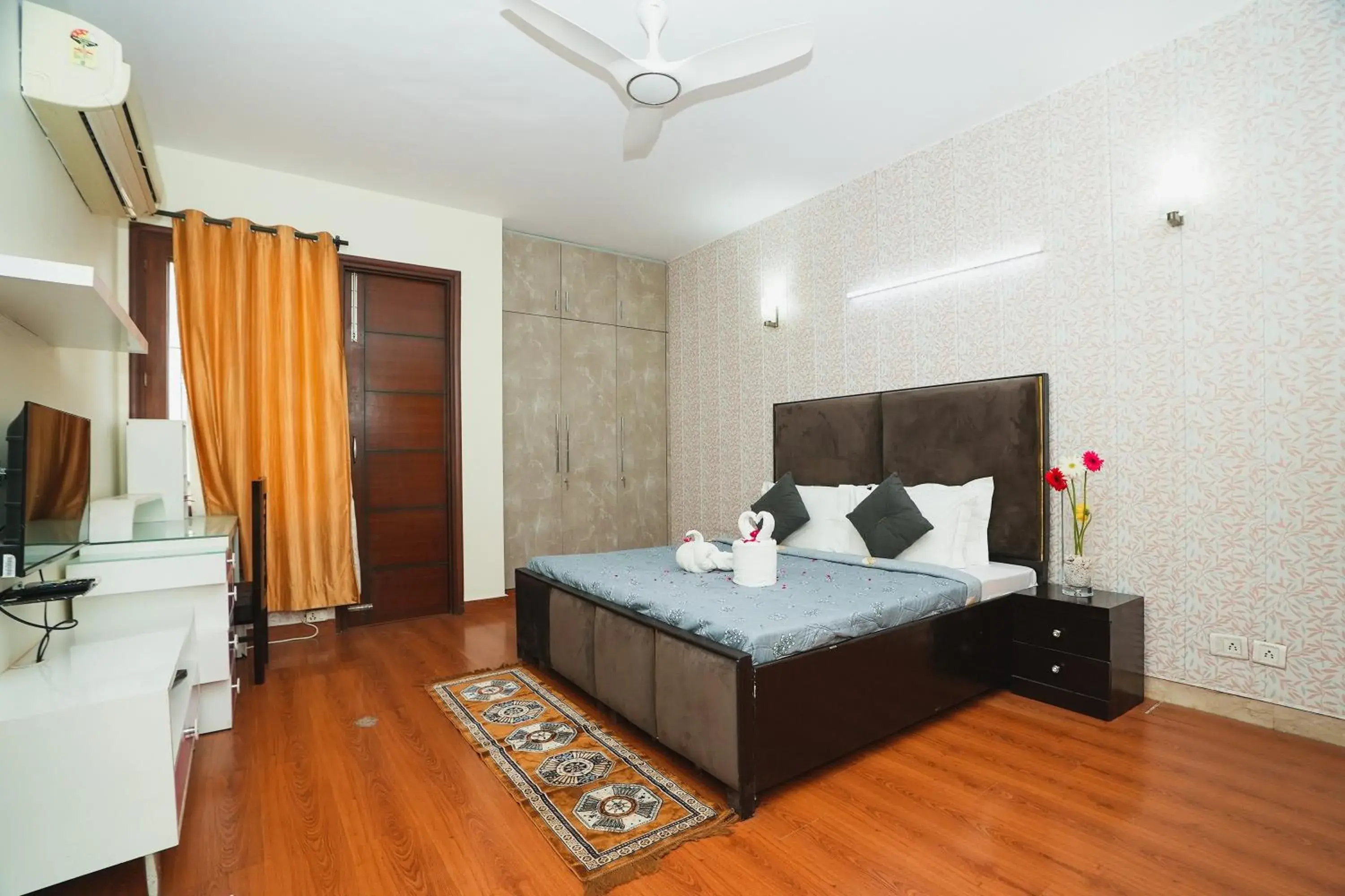Bed in Mintstar Apartment and Suites, Chittaranjan Park