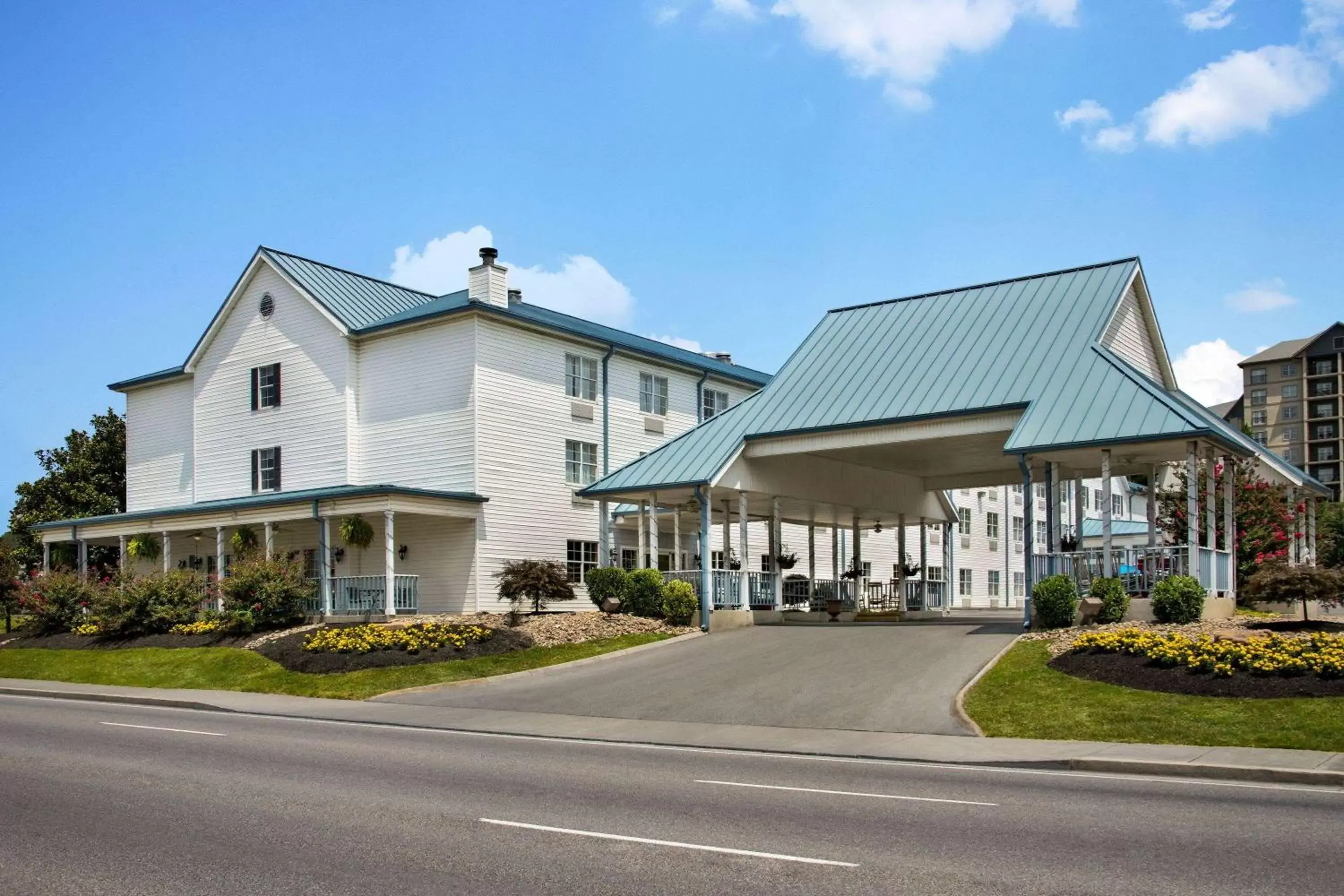 Property building in Ramada by Wyndham Pigeon Forge North Property building in Ramada by Wyndham Pigeon Forge North
