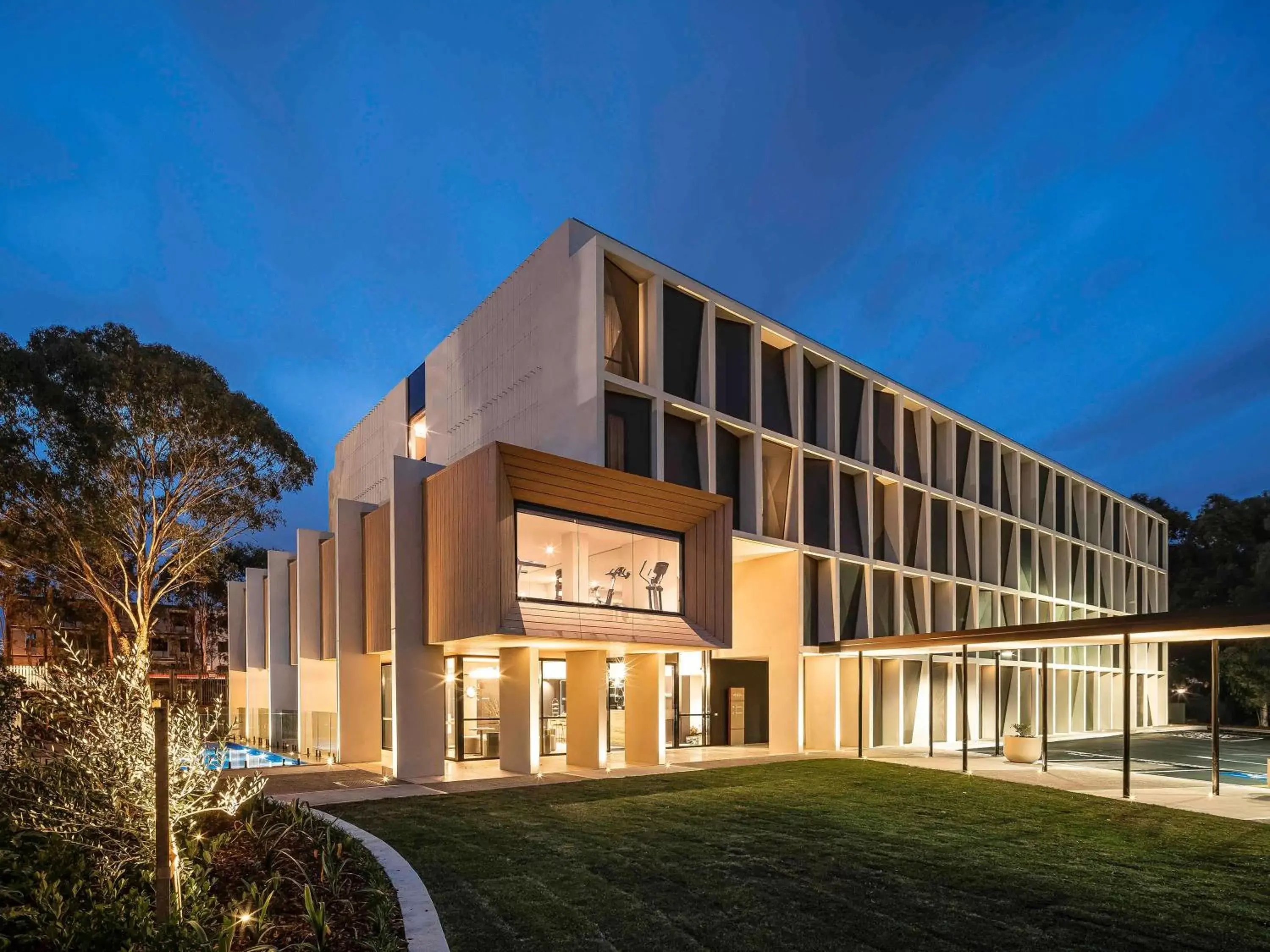 Property Building in Mercure Sydney Rouse Hill