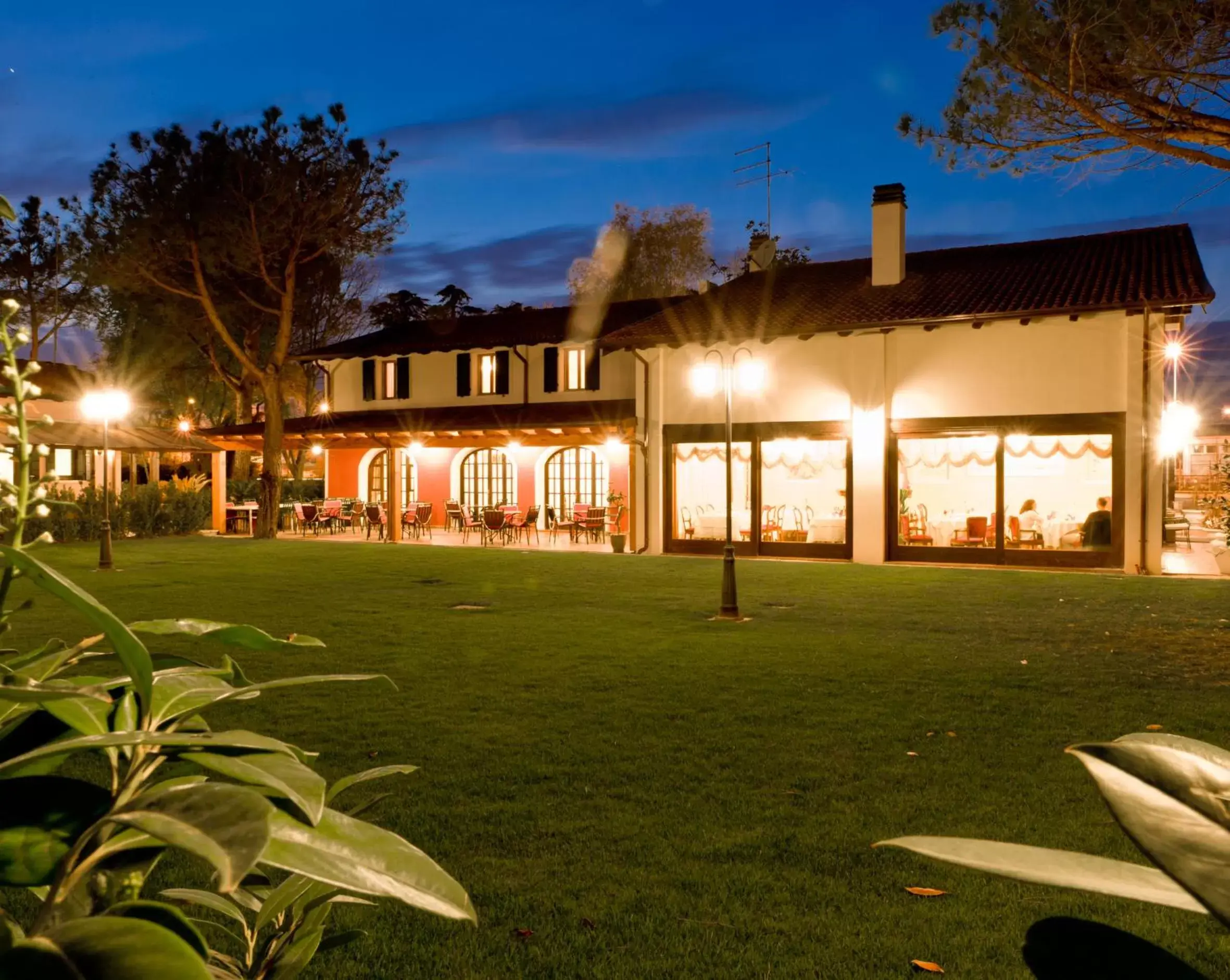 Garden, Property Building in Hotel Antica Fenice