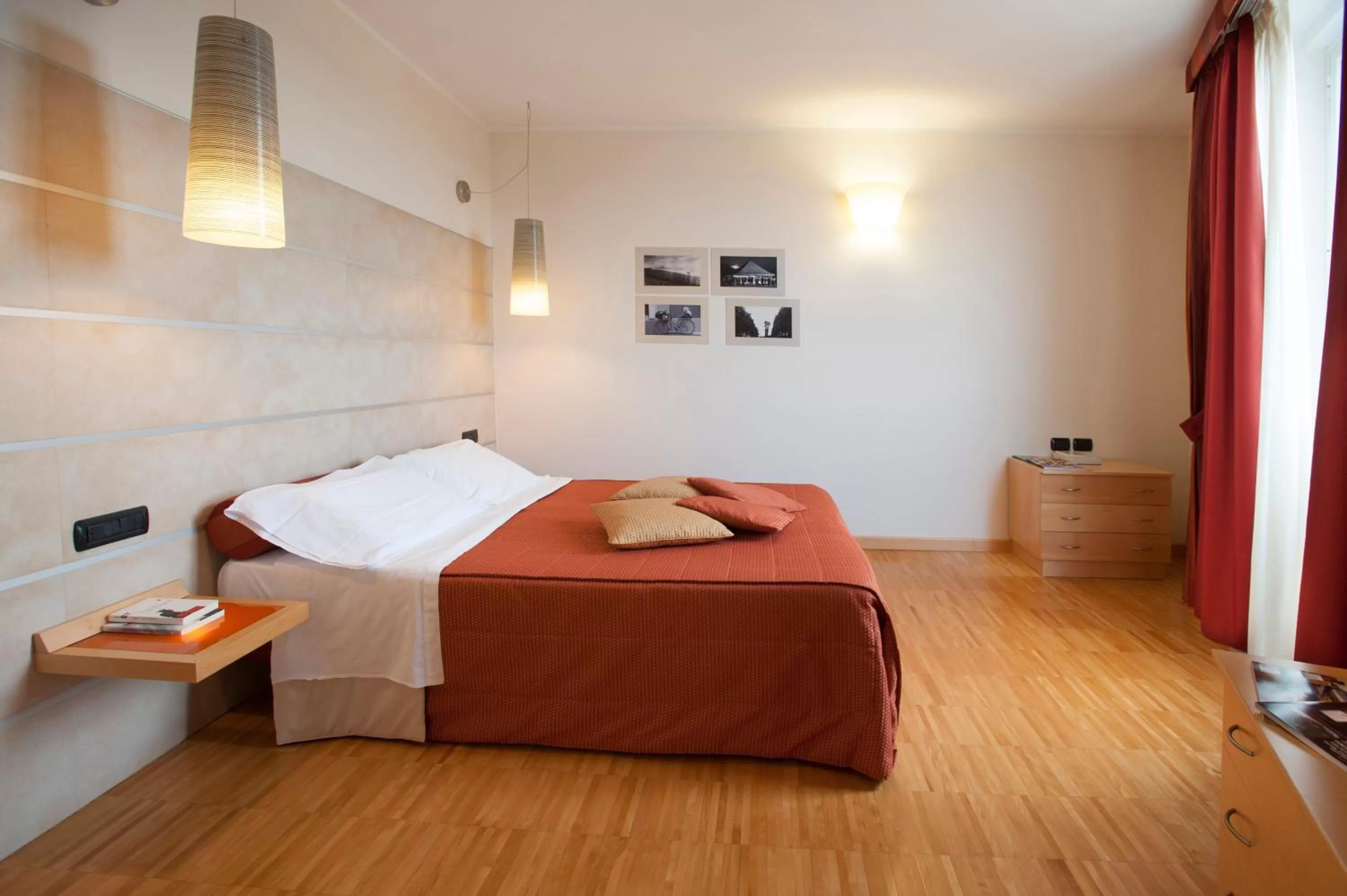 Photo of the whole room, Bed in AlbaResidence Masera26