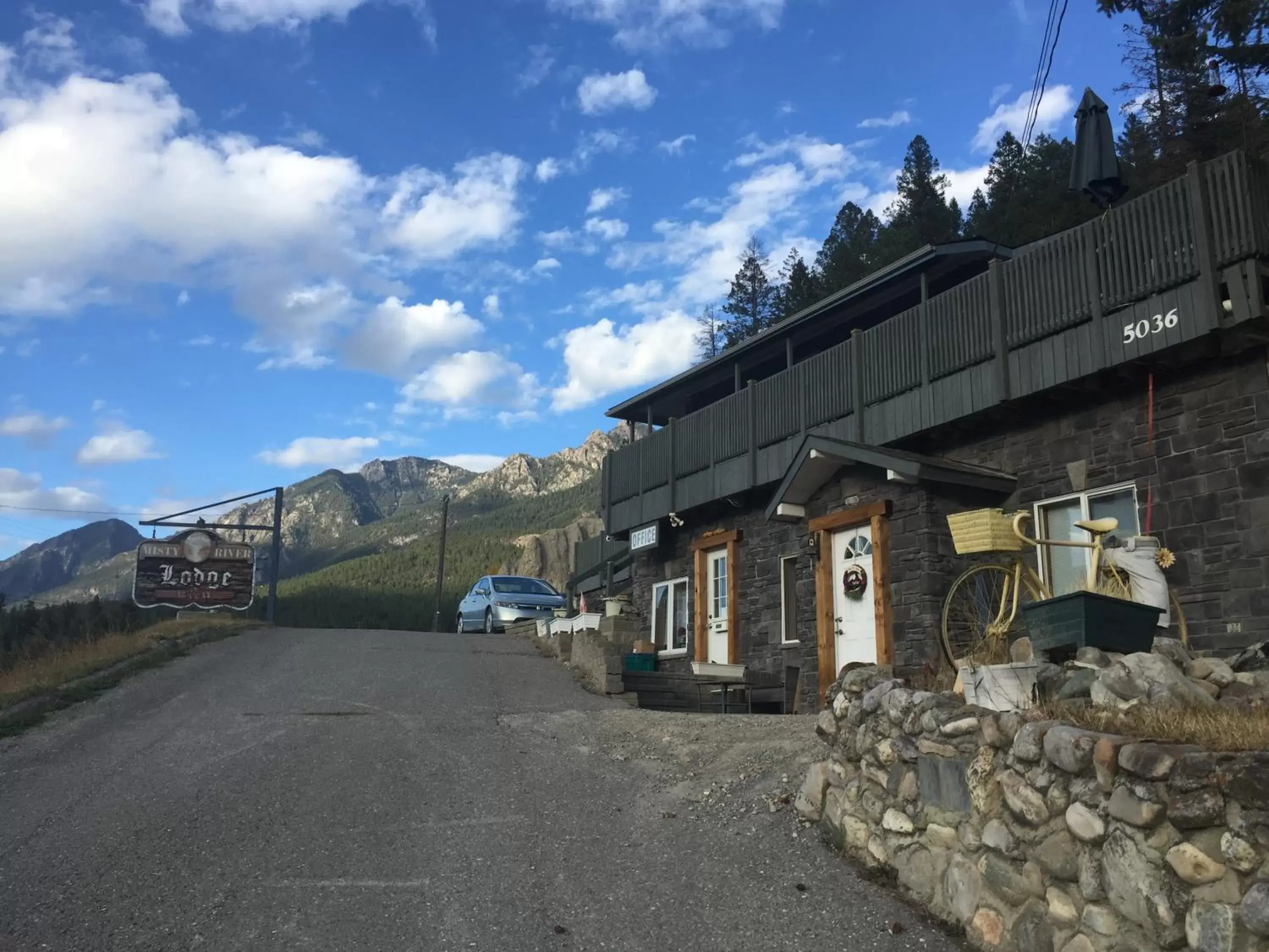 Property Building in Misty River Lodge