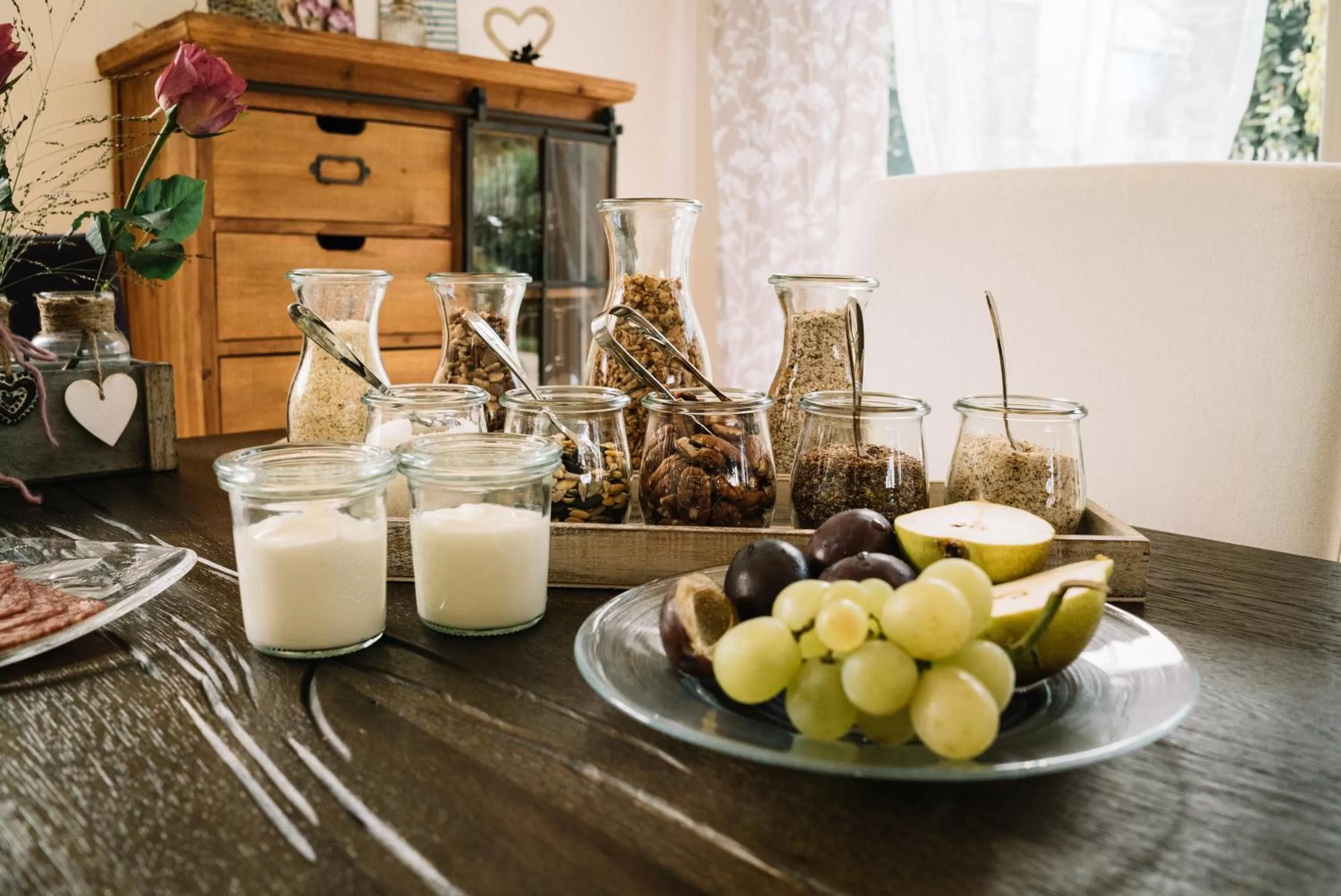 Breakfast in Bed & Breakfast Lake View