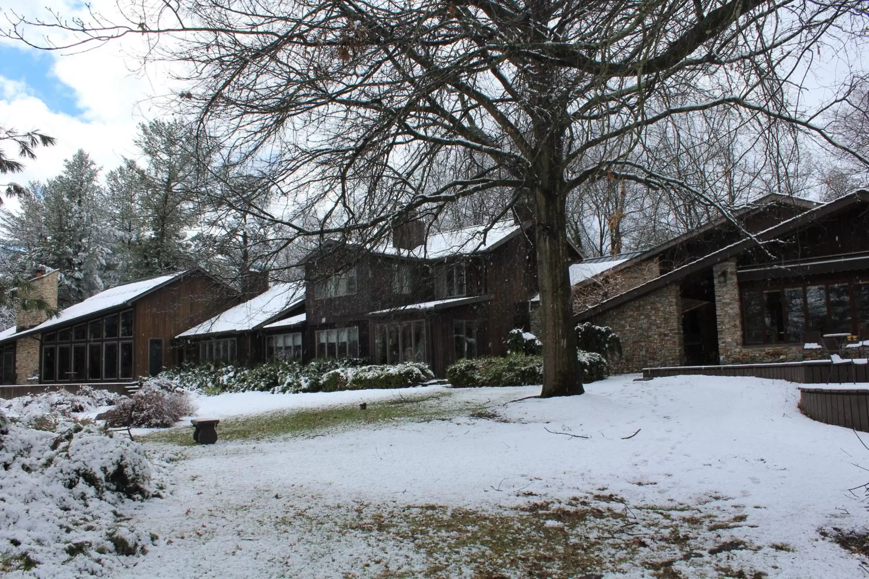 Facade/entrance, Winter in The Inn at White Oak