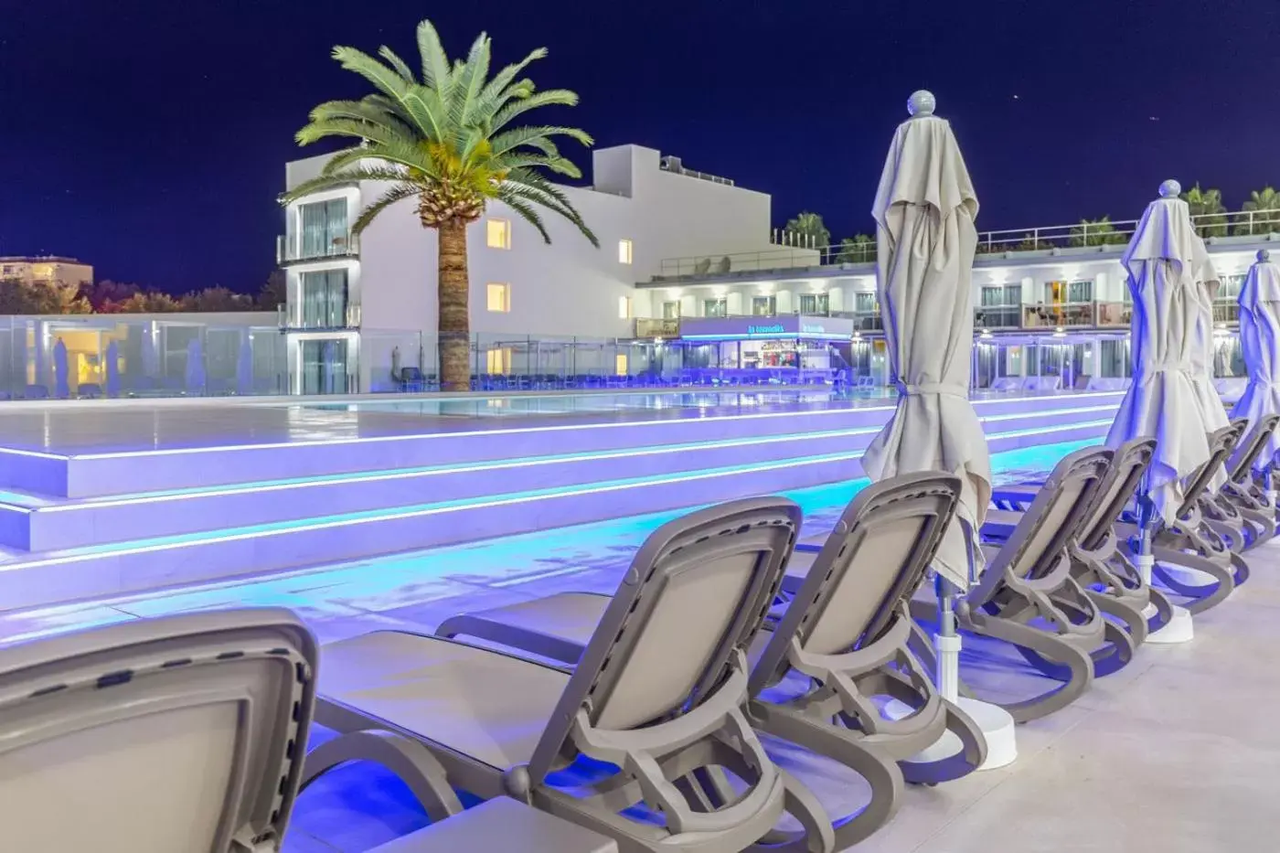 Swimming Pool in Hotel Samos