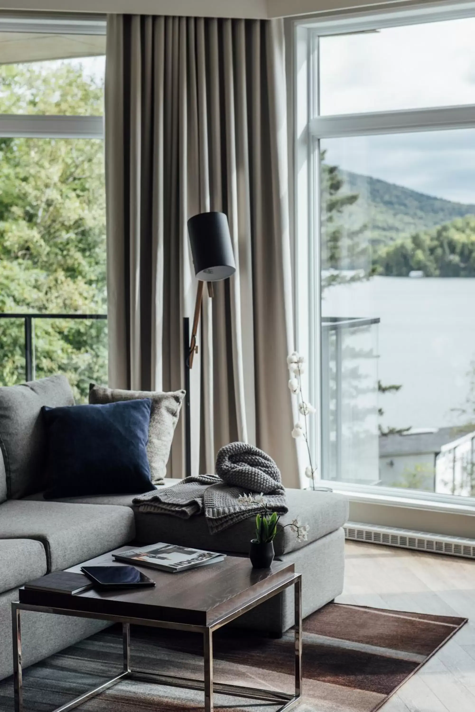 Living room, Seating Area in Entourage sur-le-Lac