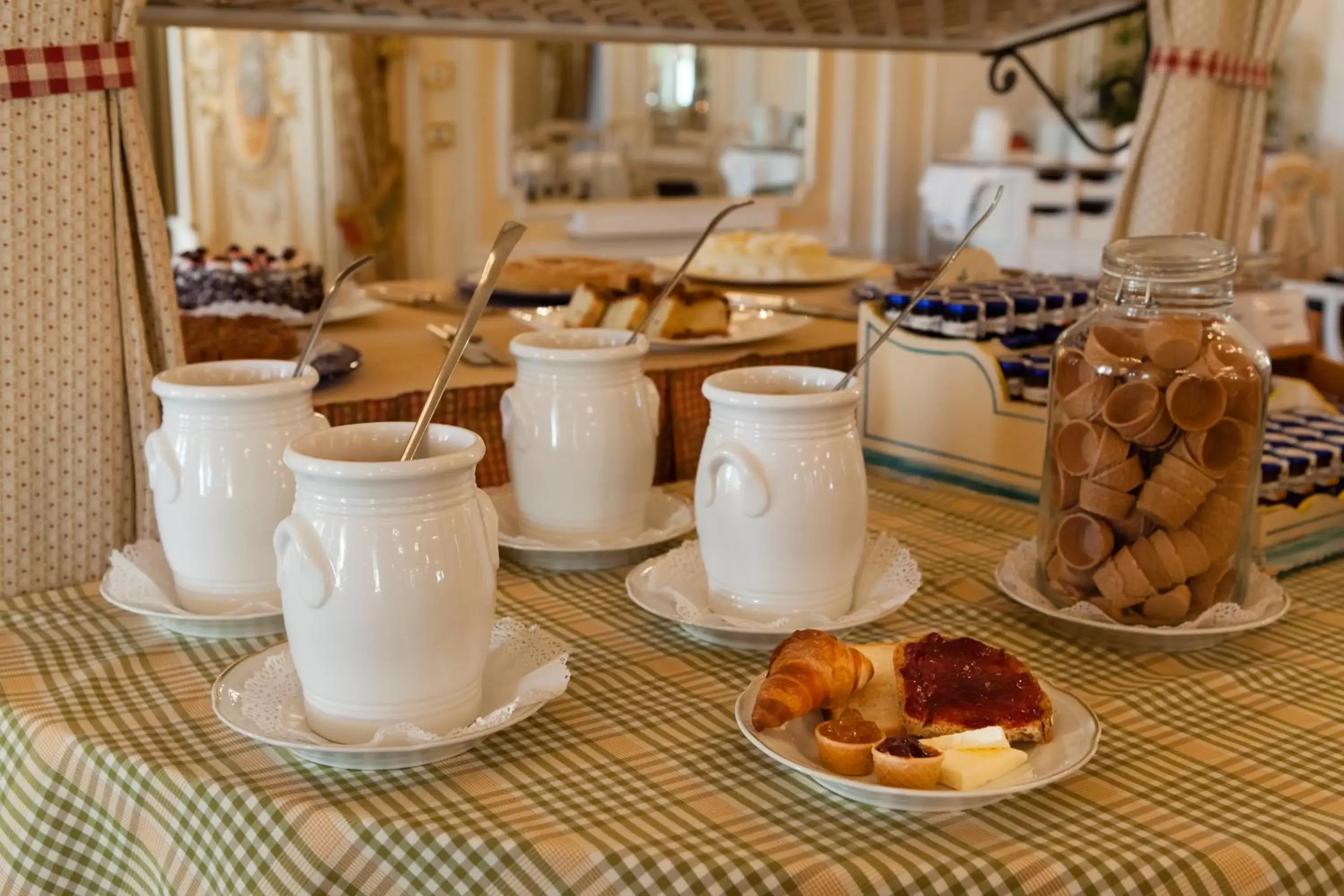 Buffet breakfast in Grand Hotel des Iles Borromées & SPA Buffet breakfast in Grand Hotel des Iles Borromées & SPA