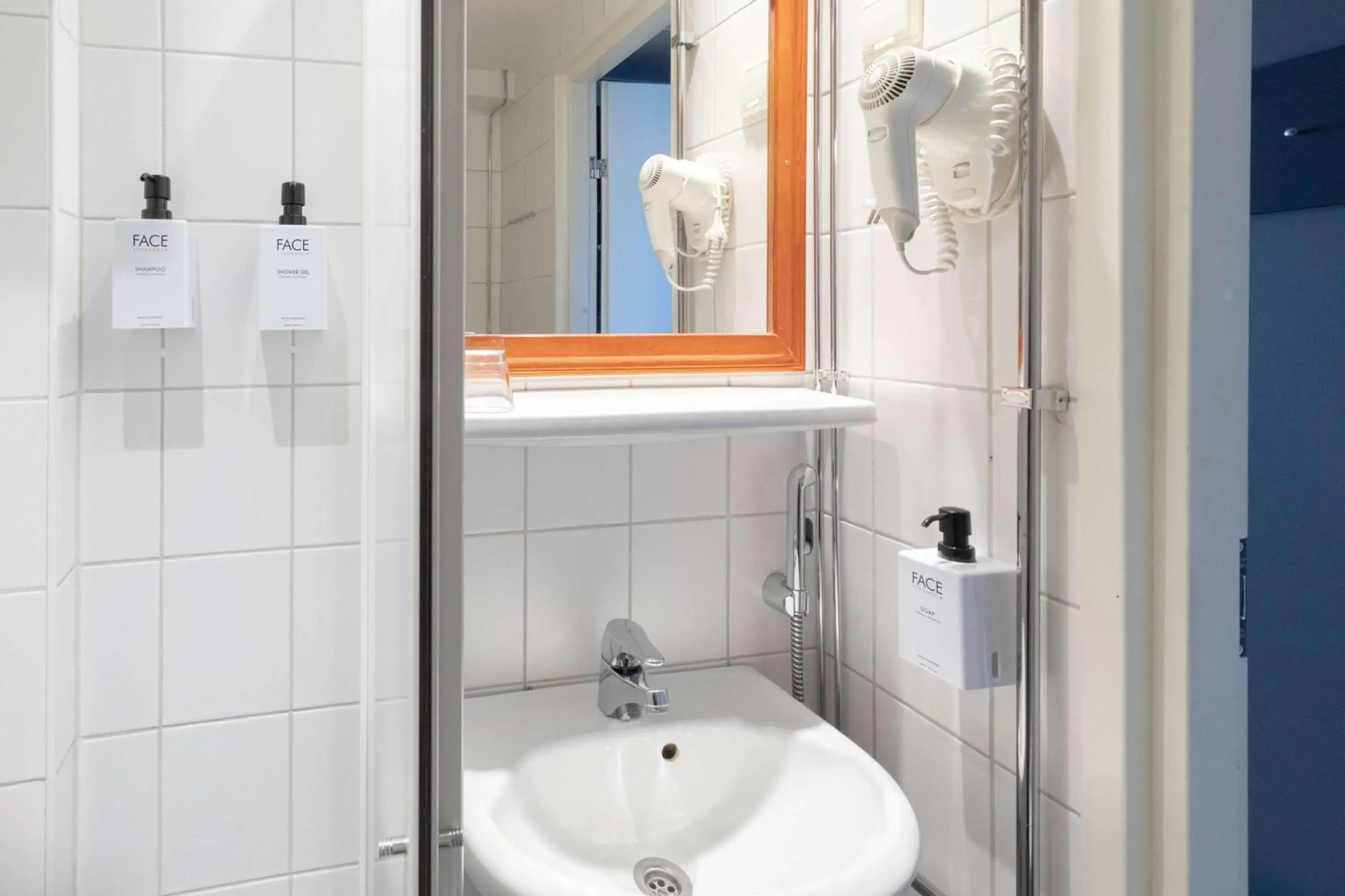 Bathroom in Scandic Kallio