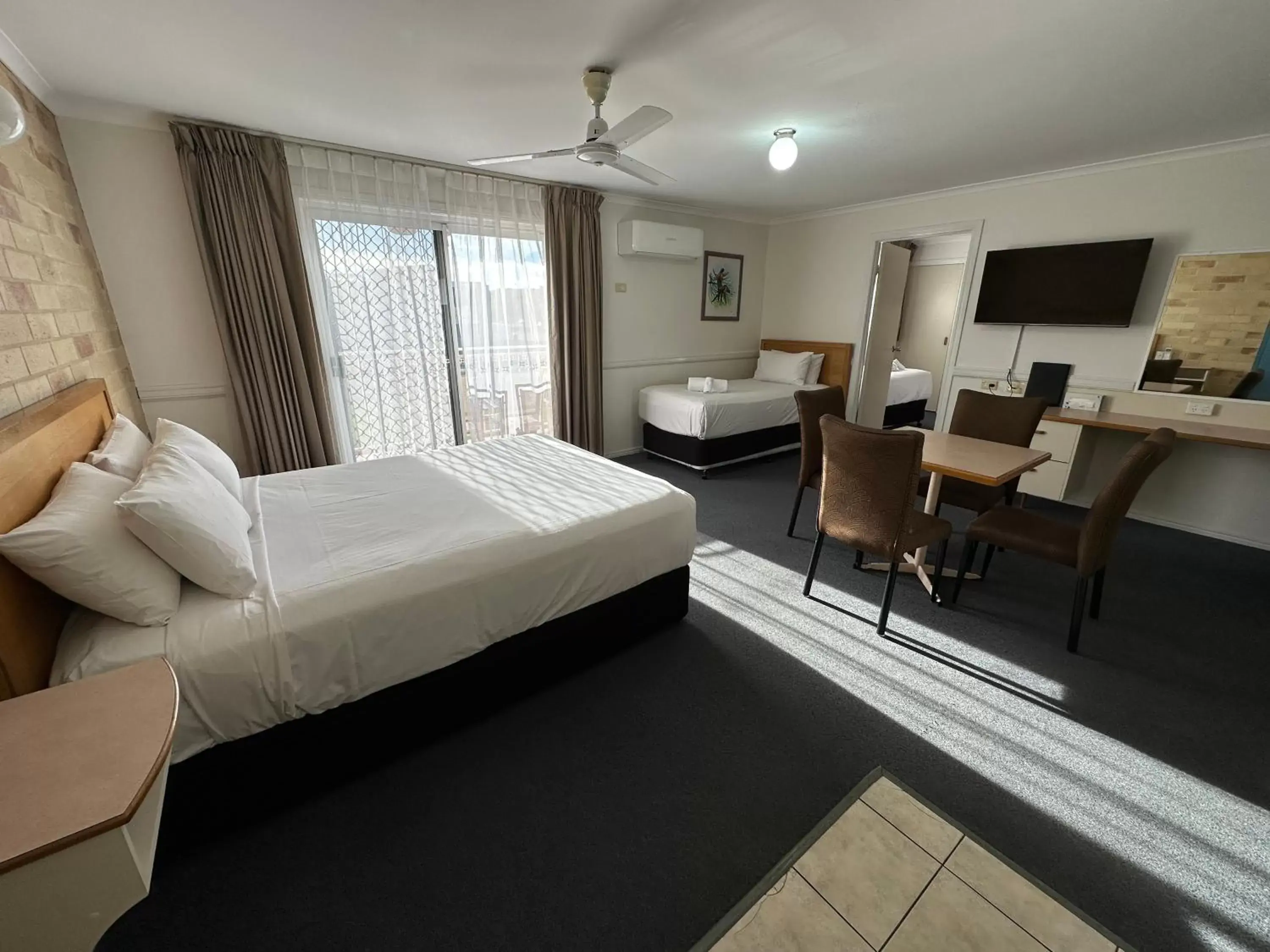 Two-Bedroom Suite in Best Western Ambassador Motor Lodge