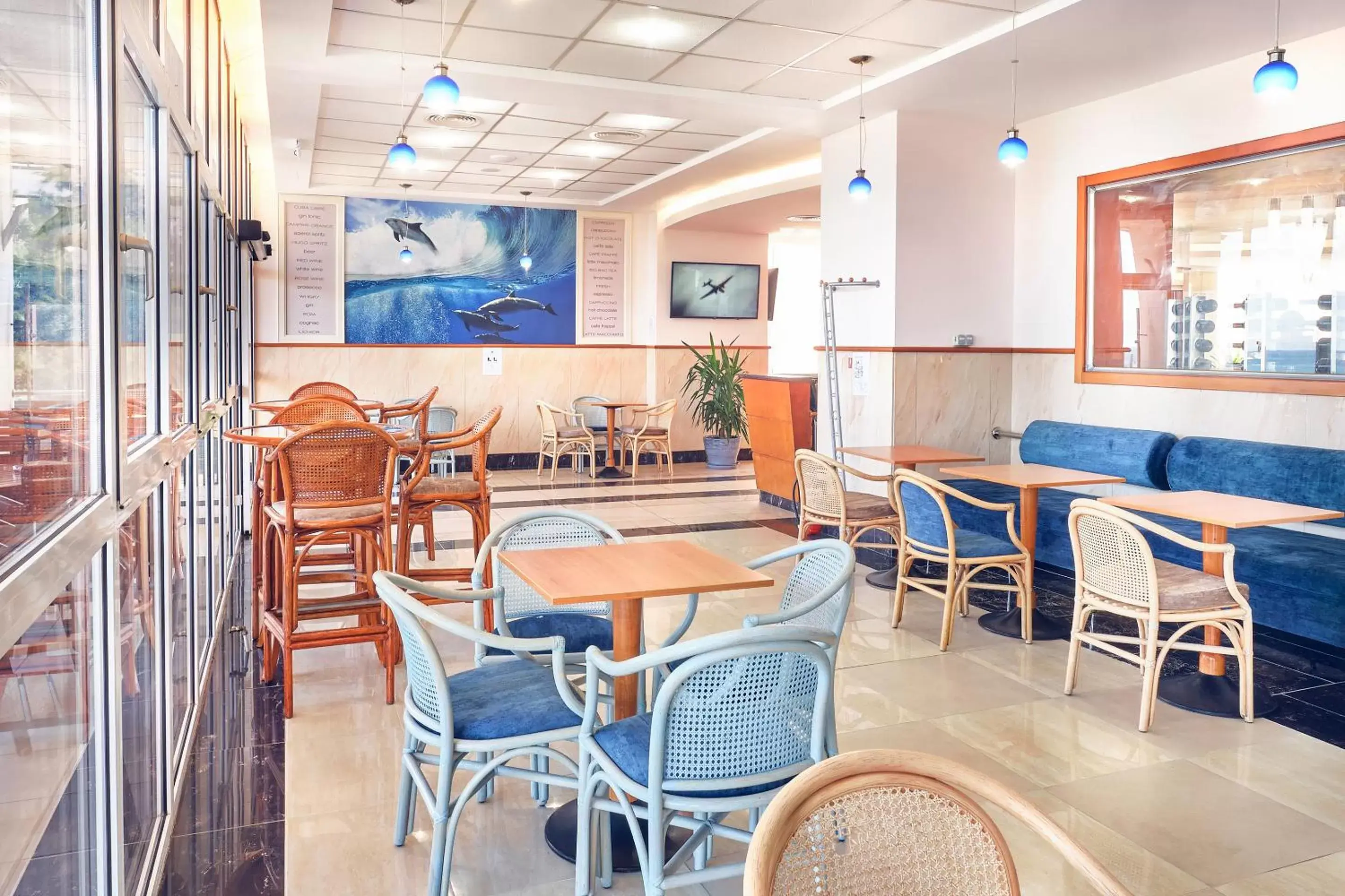 Lounge or bar, Restaurant/Places to Eat in Continental Forum Constanta