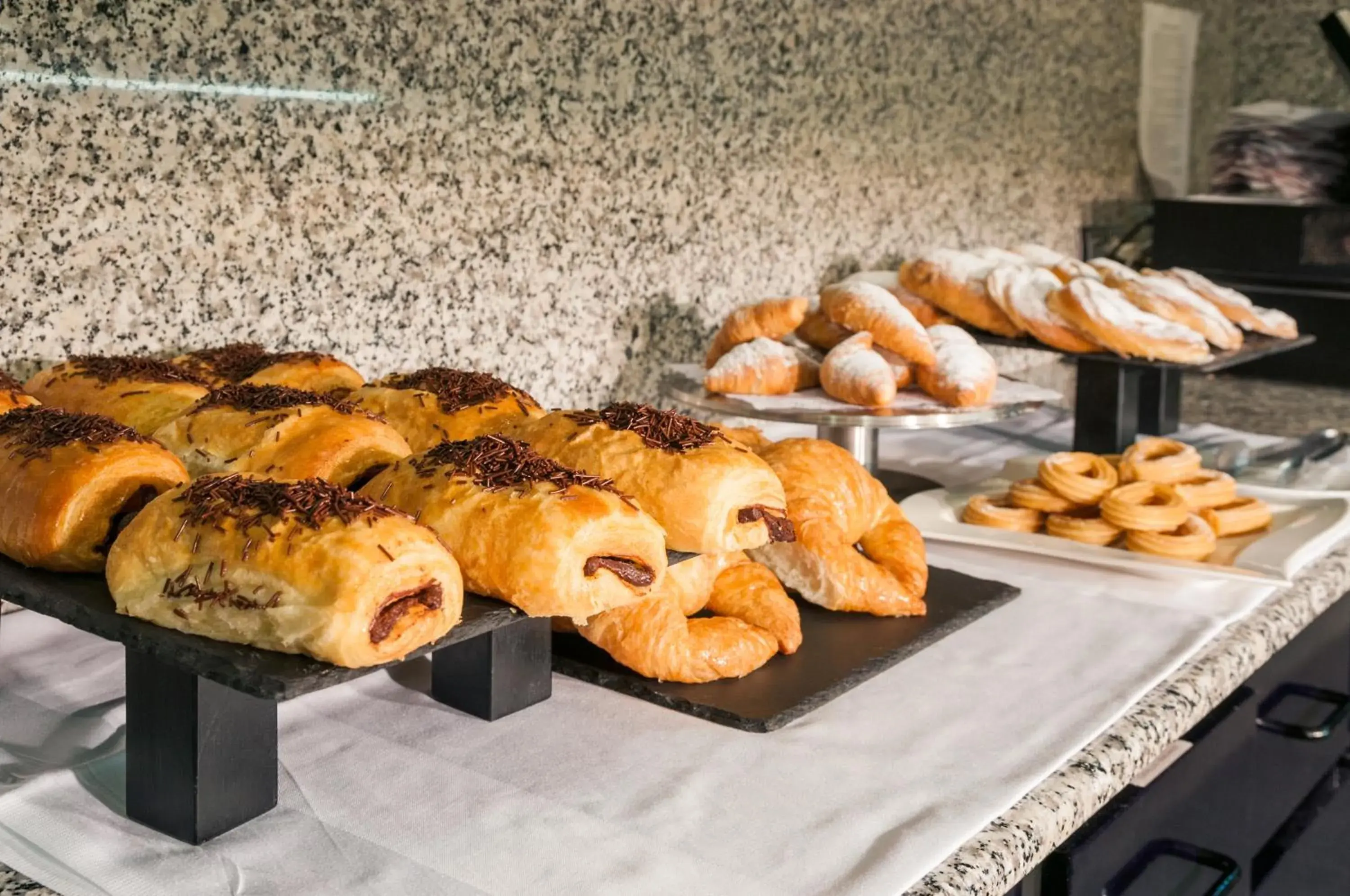 Buffet breakfast, Food in Hotel Ciudad de Alcañiz