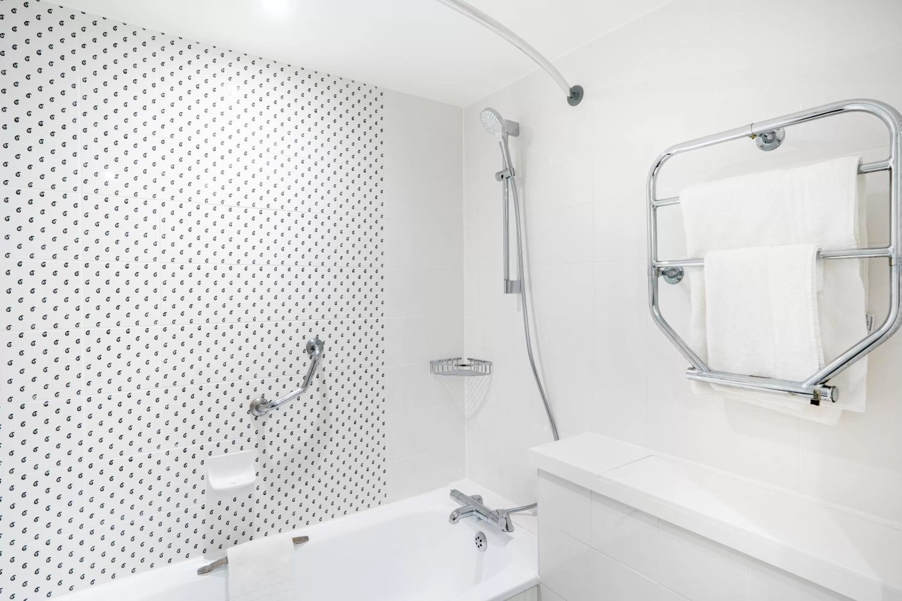 Bathroom in Holiday Inn Hemel Hempstead M1, Jct. 8 by IHG