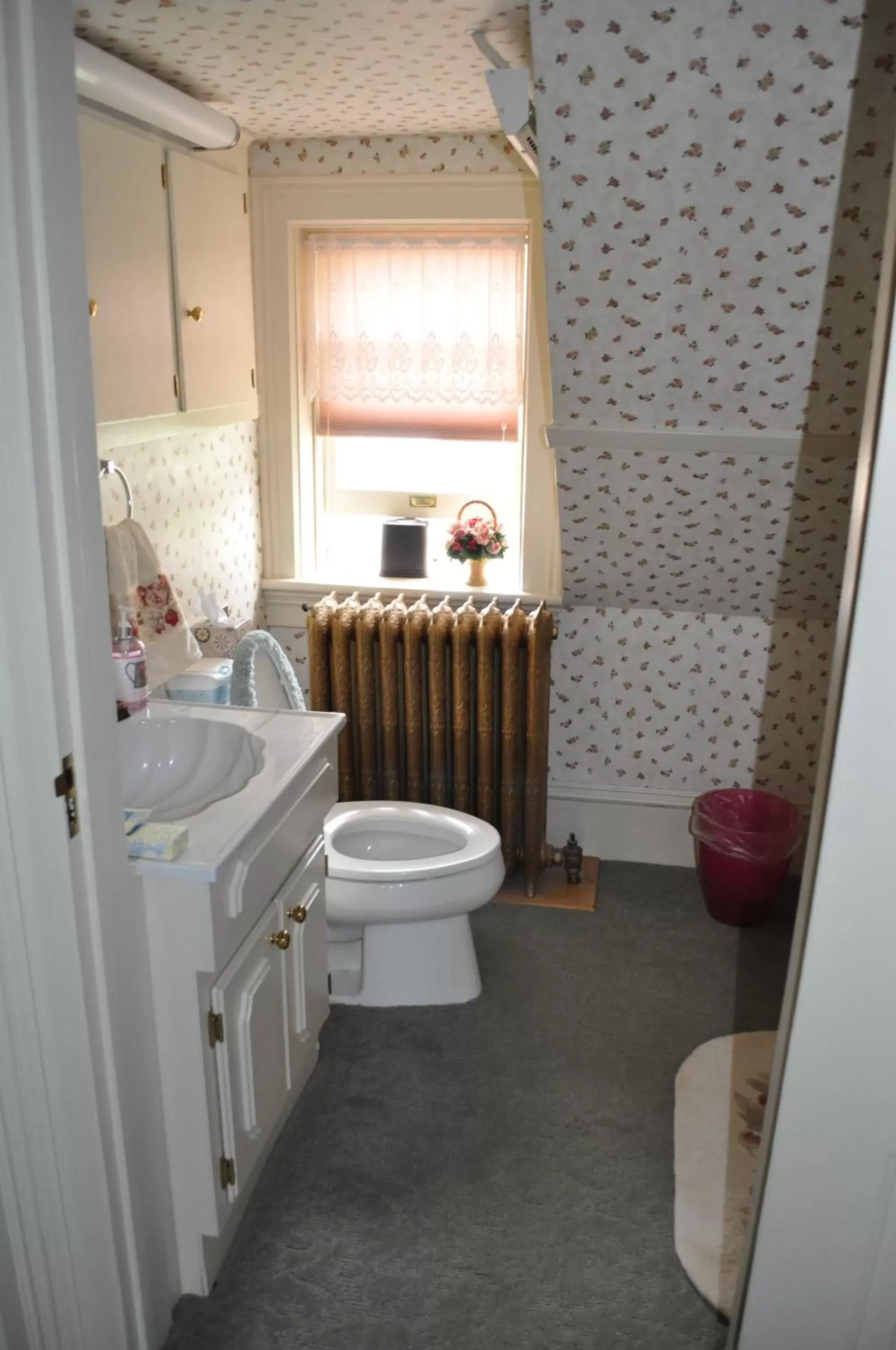 Bathroom in Queen Anne Bed and Breakfast