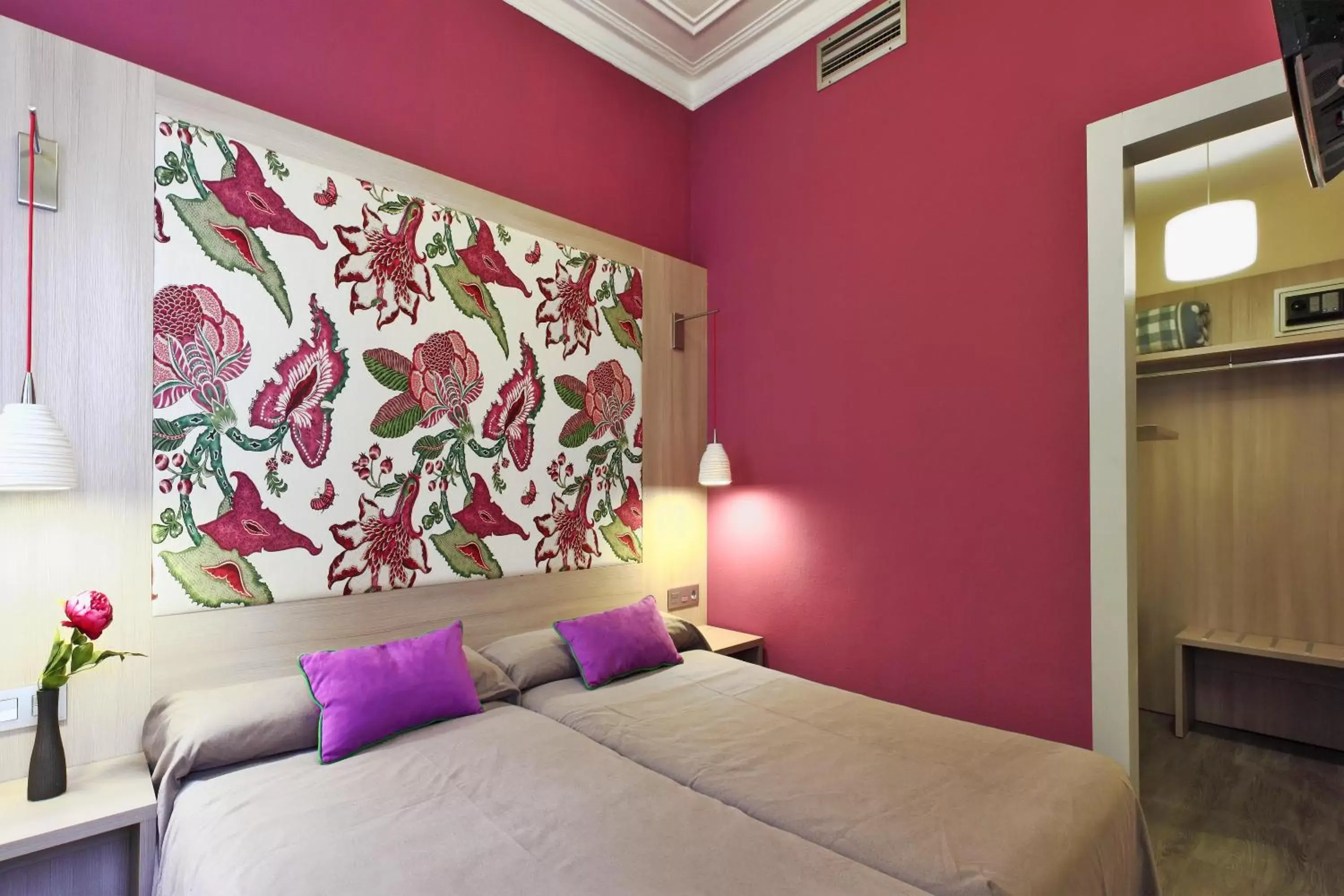 Bedroom in Hotel Ginebra