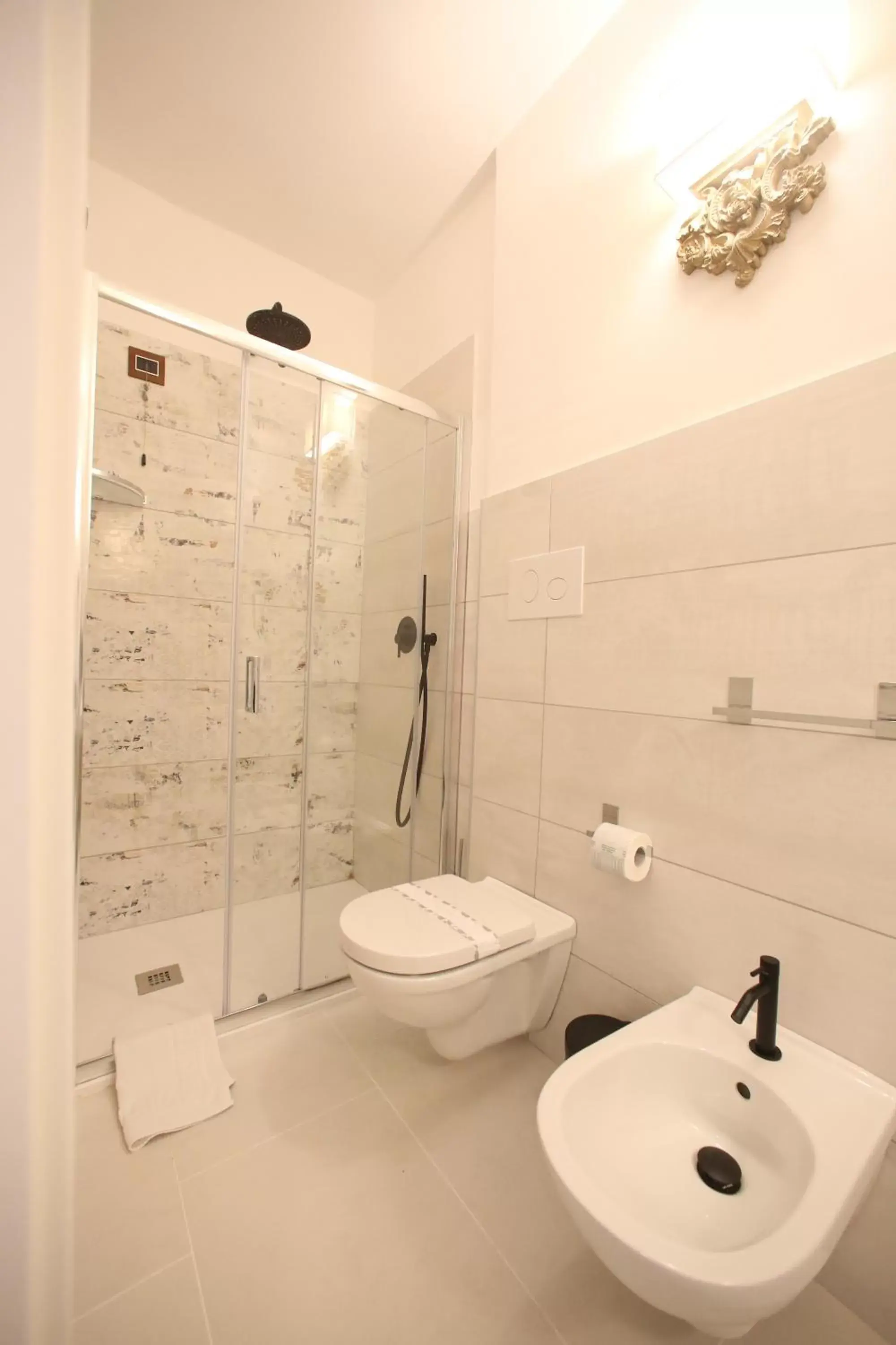 Shower, Bathroom in Relais Piazza Del Plebiscito B&B